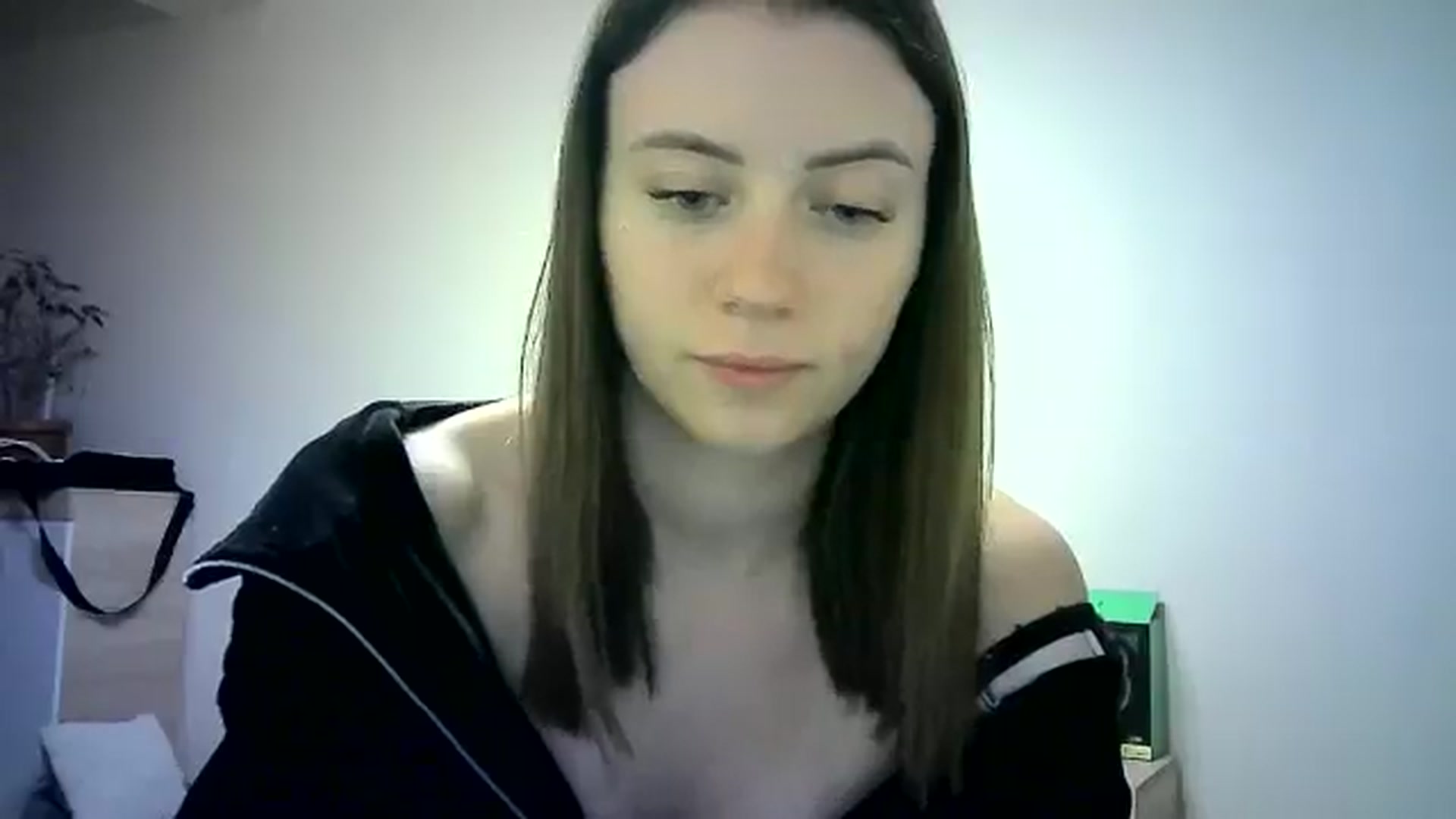 Gallery image thumbnail from Sulfate0's myfreecams stream on, 06/02/2024, 13:43 image 3 of 20