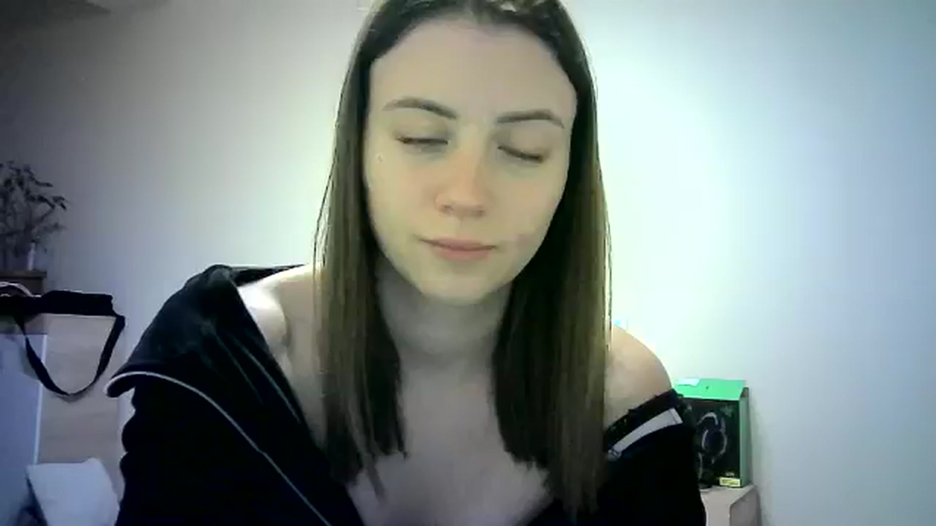Gallery image thumbnail from Sulfate0's myfreecams stream on, 06/02/2024, 13:43 image 1 of 20