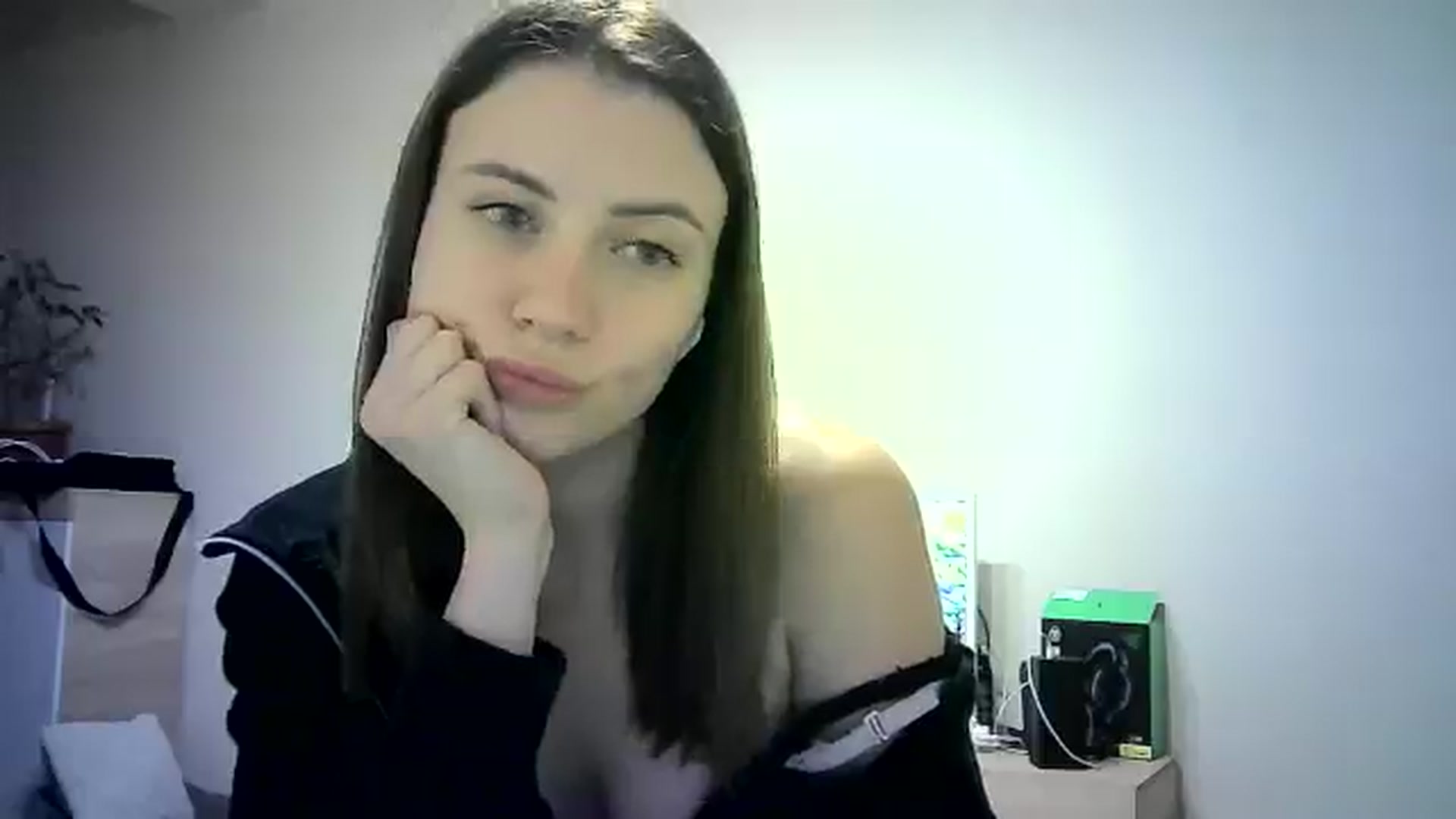 Gallery image thumbnail from Sulfate0's myfreecams stream on, 06/02/2024, 13:43 image 17 of 20