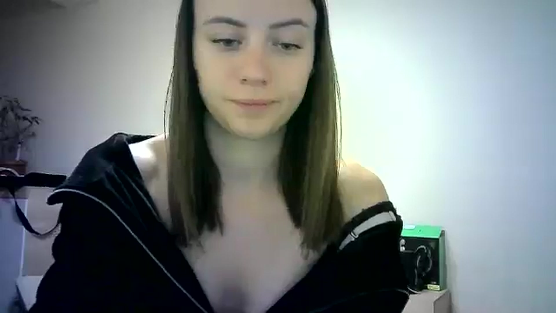 Gallery image thumbnail from Sulfate0's myfreecams stream on, 06/02/2024, 13:43 image 4 of 20