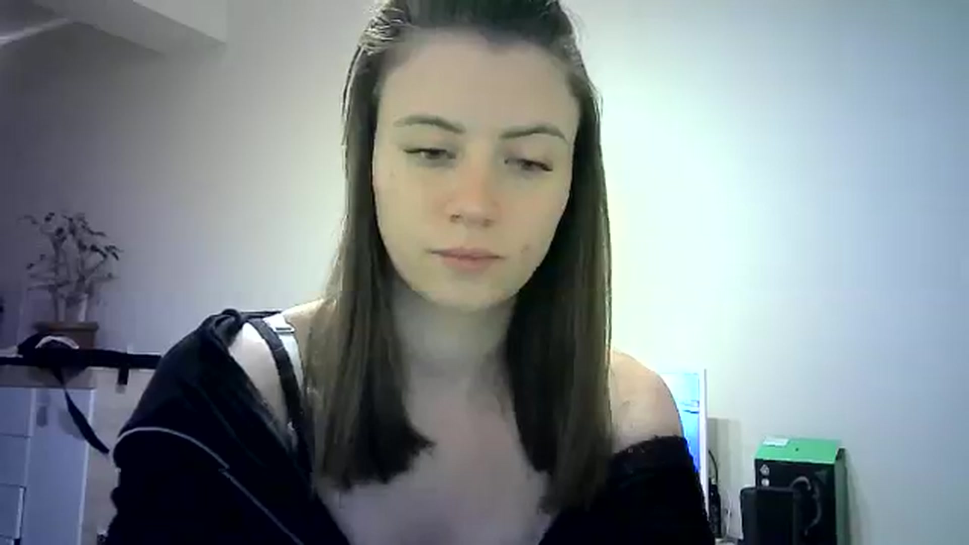 Gallery image thumbnail from Sulfate0's myfreecams stream on, 06/03/2024, 11:11 image 17 of 20