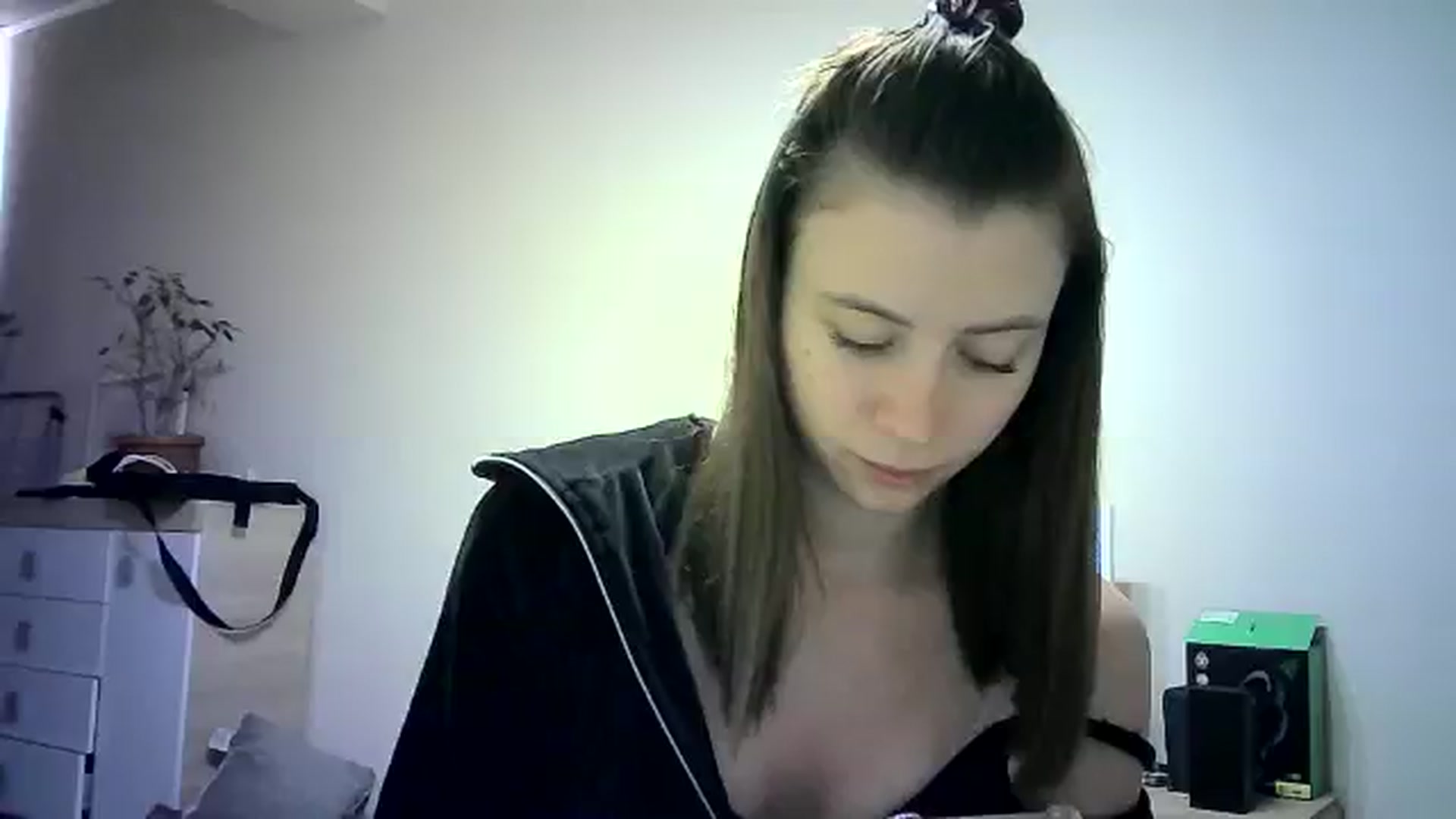 Gallery image thumbnail from Sulfate0's myfreecams stream on, 06/03/2024, 11:11 image 15 of 20