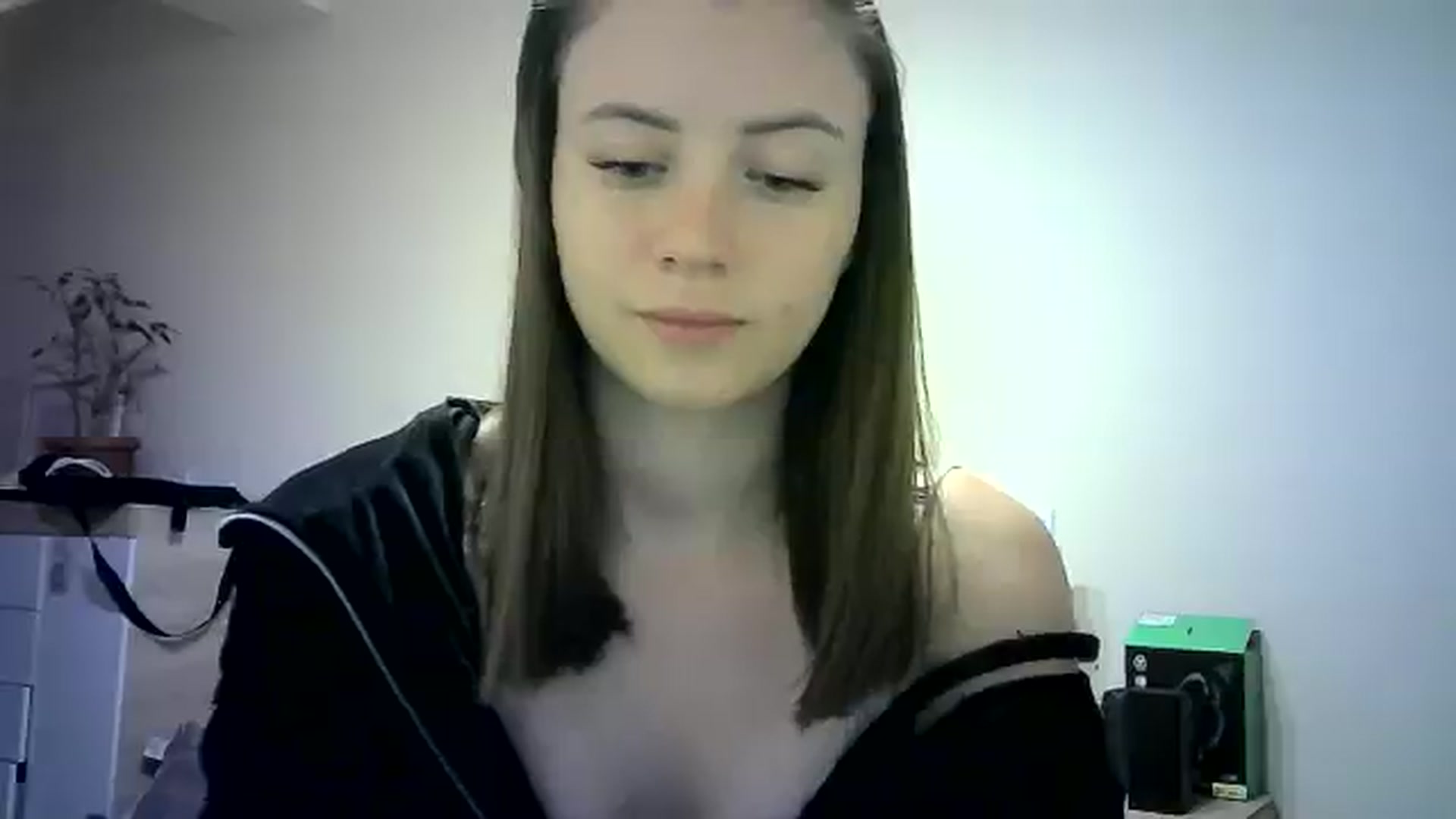 Gallery image thumbnail from Sulfate0's myfreecams stream on, 06/03/2024, 11:11 image 14 of 20