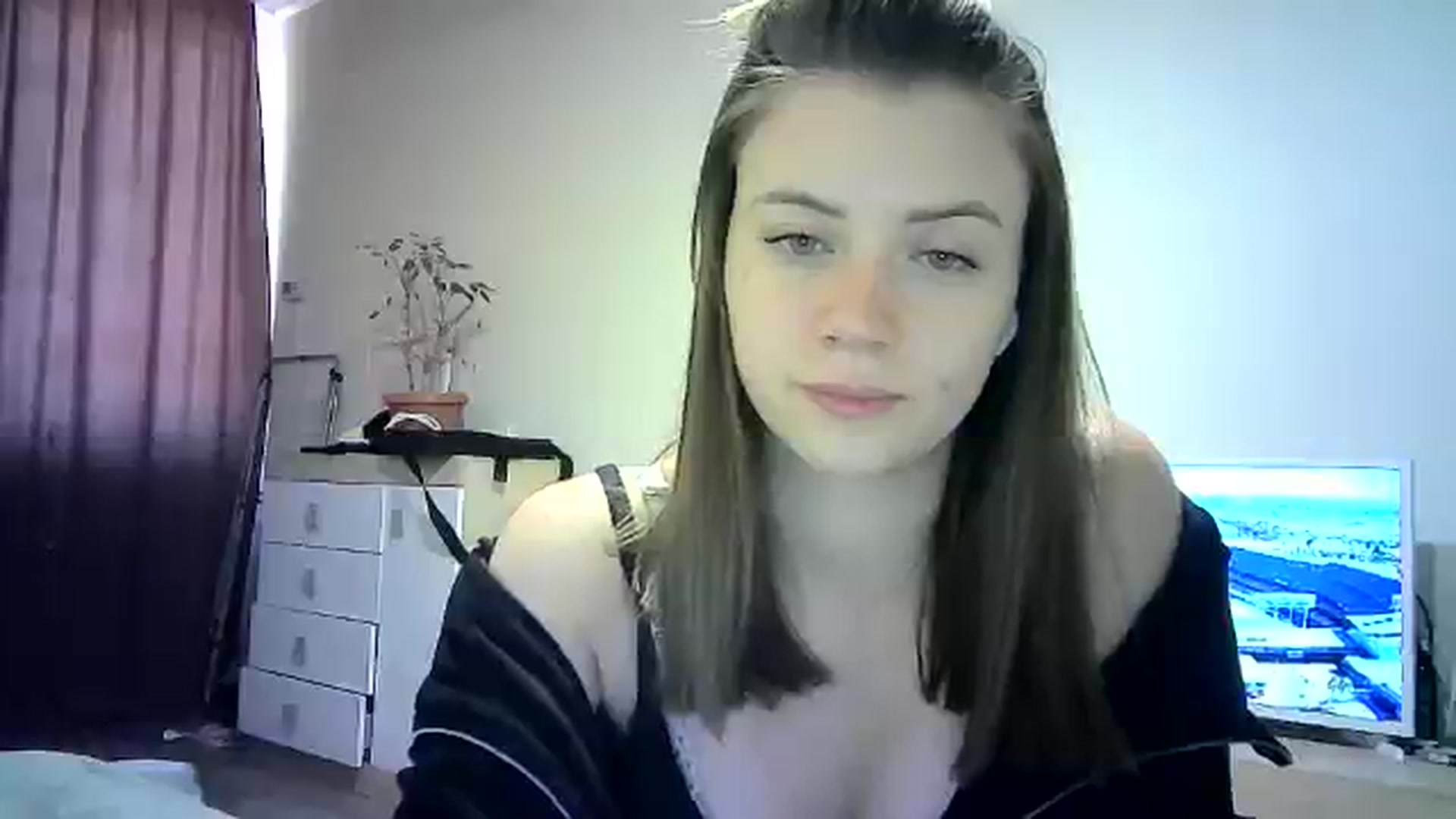 Gallery image thumbnail from Sulfate0's myfreecams stream on, 06/03/2024, 12:02 image 13 of 20