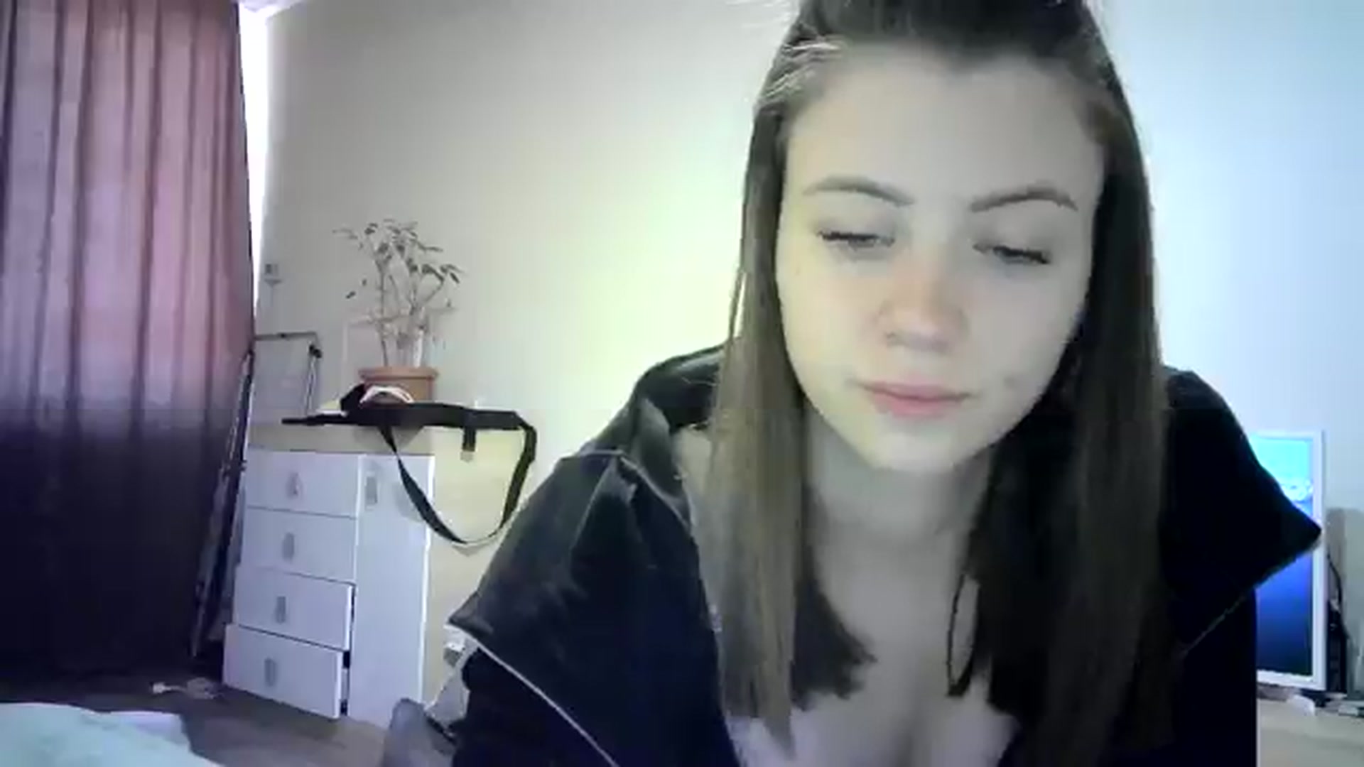 Gallery image thumbnail from Sulfate0's myfreecams stream on, 06/03/2024, 12:02 image 10 of 20