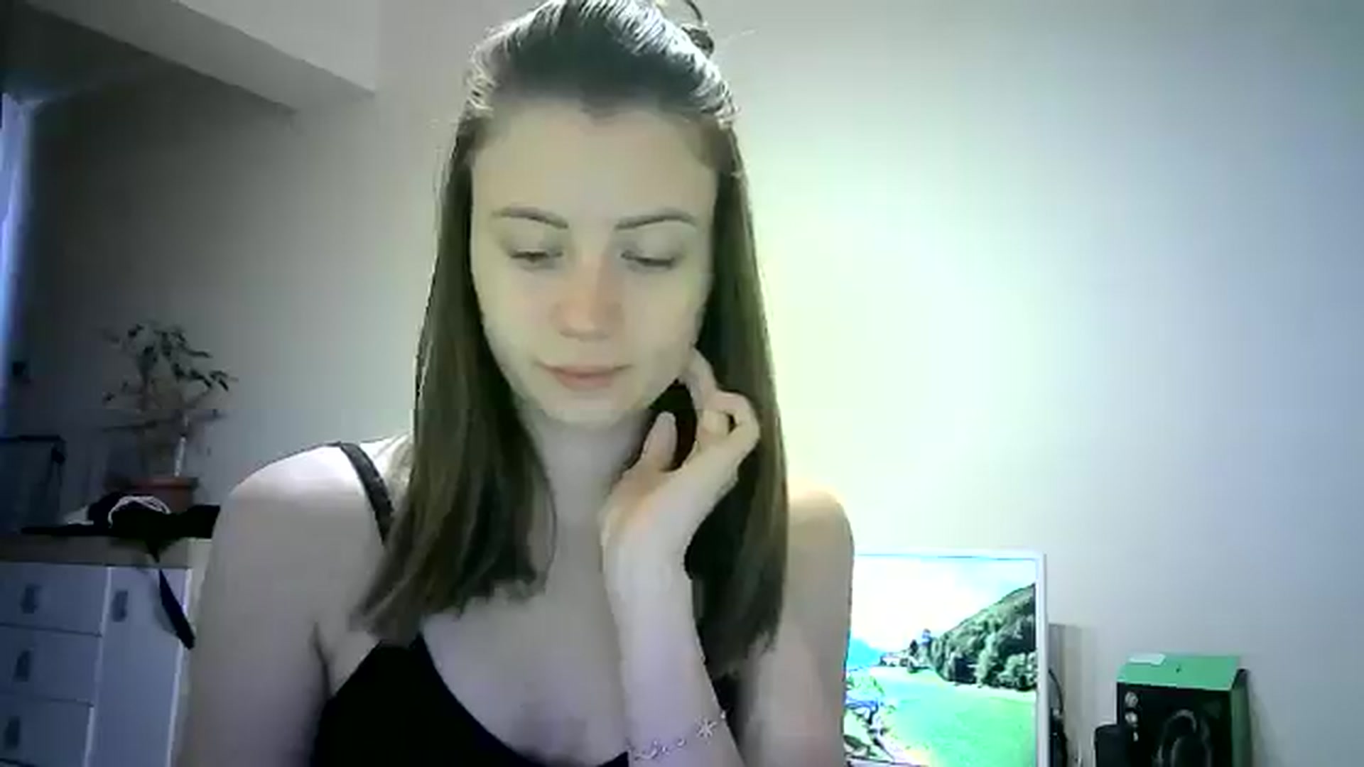 Gallery image thumbnail from Sulfate0's myfreecams stream on, 06/03/2024, 15:43 image 5 of 20