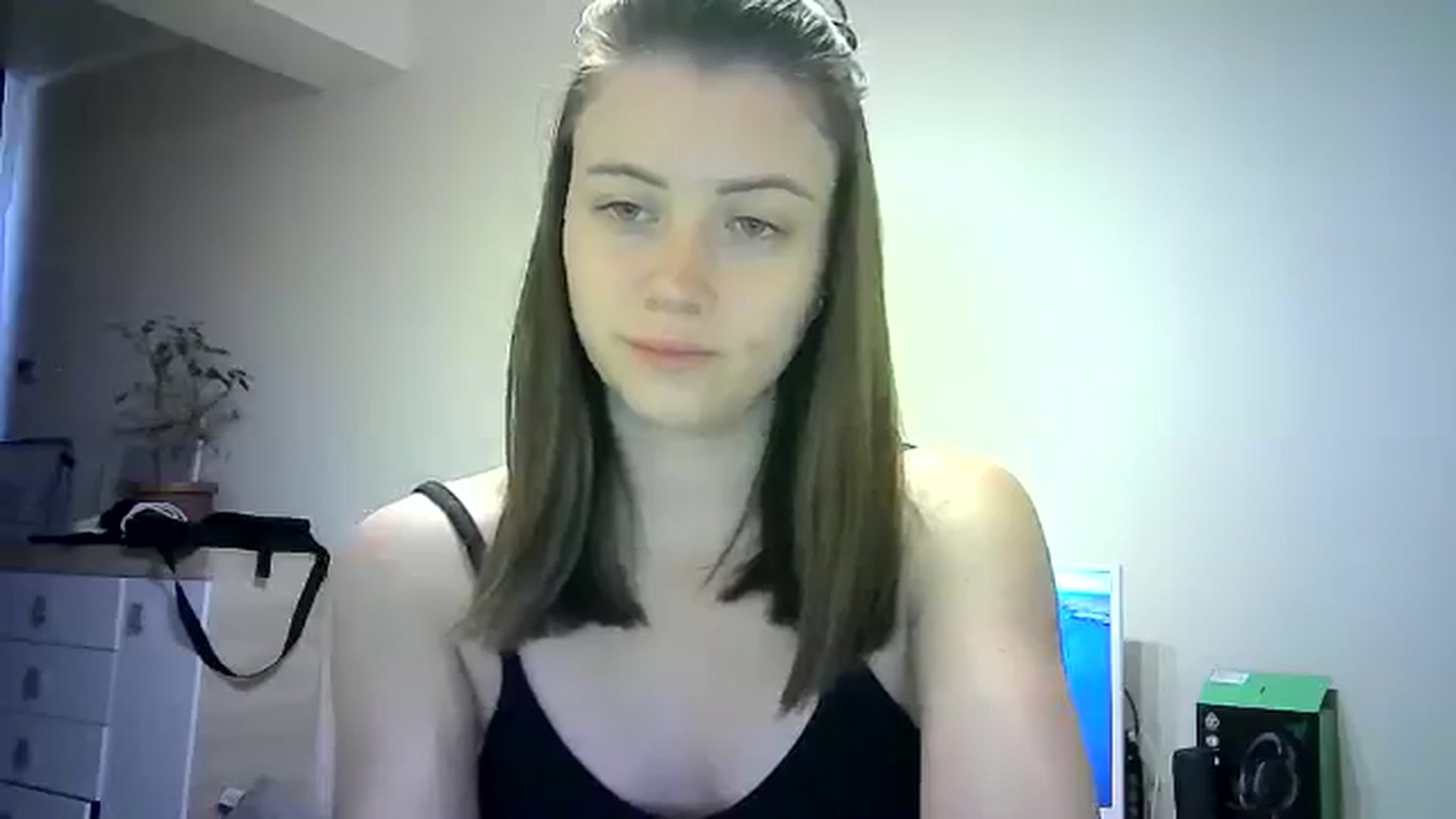 Gallery image thumbnail from Sulfate0's myfreecams stream on, 06/03/2024, 15:43 image 17 of 20