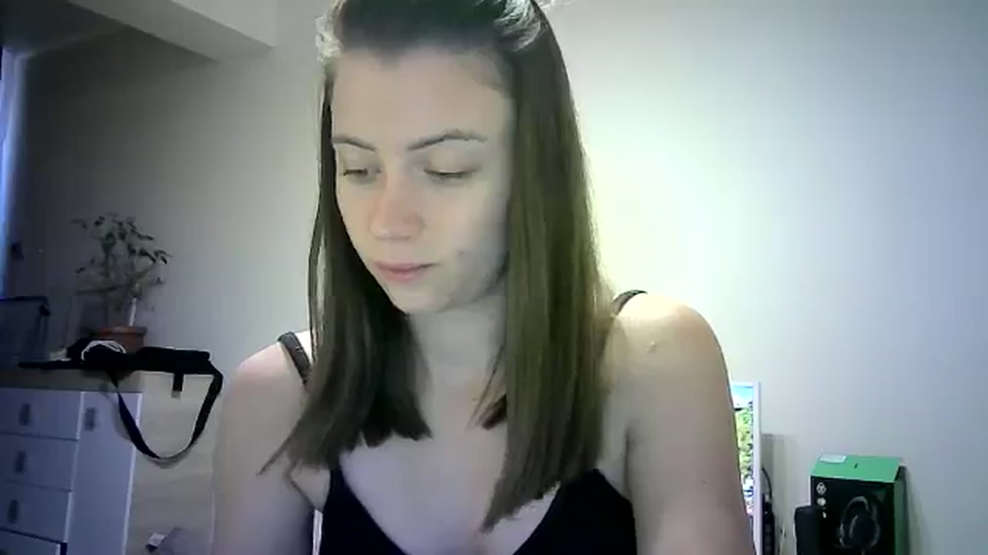 Gallery image thumbnail from Sulfate0's myfreecams stream on, 06/03/2024, 15:43 image 14 of 20