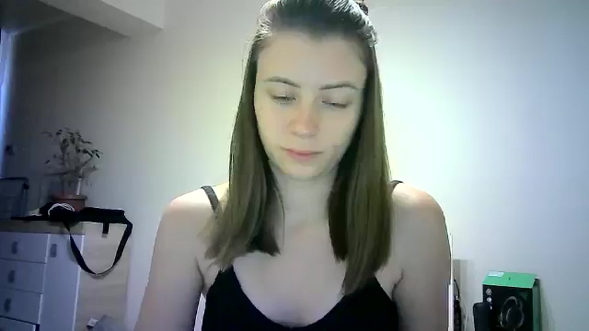 Gallery image thumbnail from Sulfate0's myfreecams stream on, 06/03/2024, 15:43 image 13 of 20