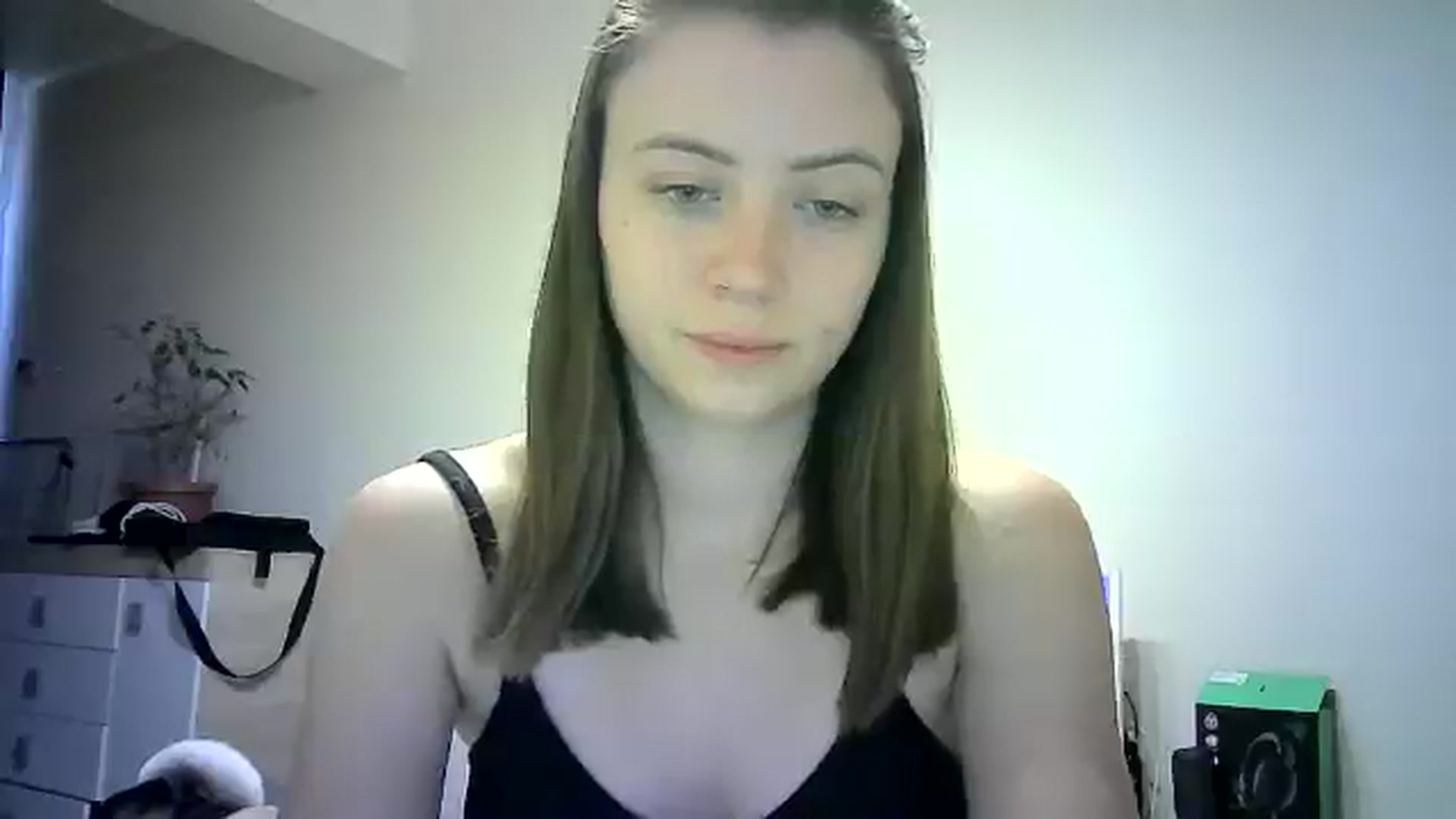 Gallery image thumbnail from Sulfate0's myfreecams stream on, 06/03/2024, 15:43 image 16 of 20