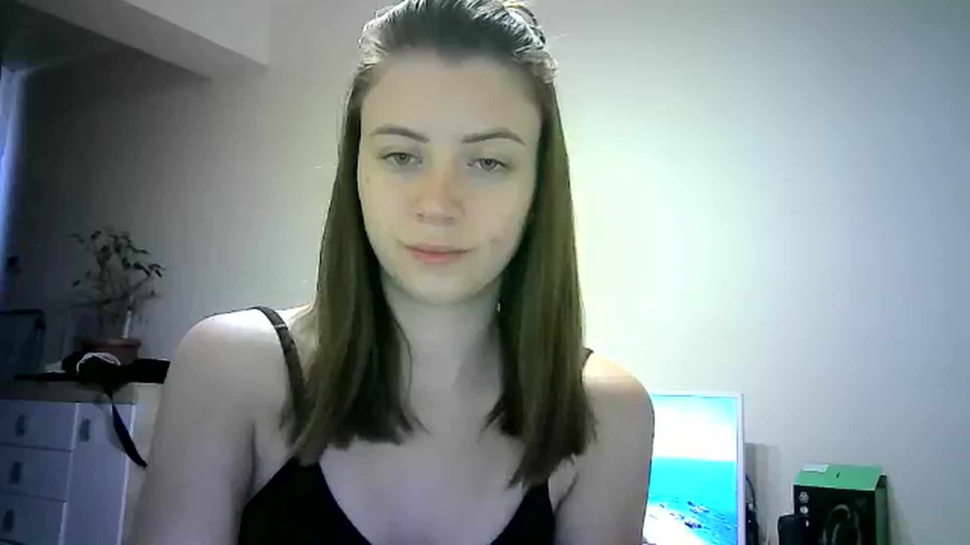 Gallery image thumbnail from Sulfate0's myfreecams stream on, 06/03/2024, 15:43 image 8 of 20