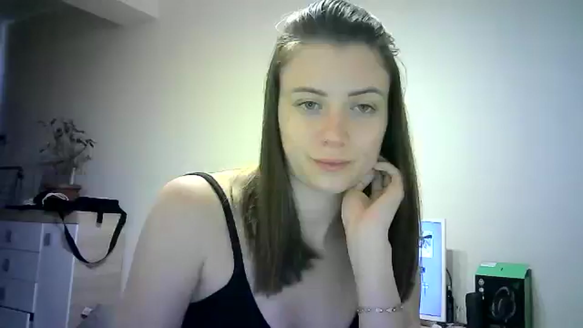 Gallery image thumbnail from Sulfate0's myfreecams stream on, 06/03/2024, 16:30 image 18 of 20