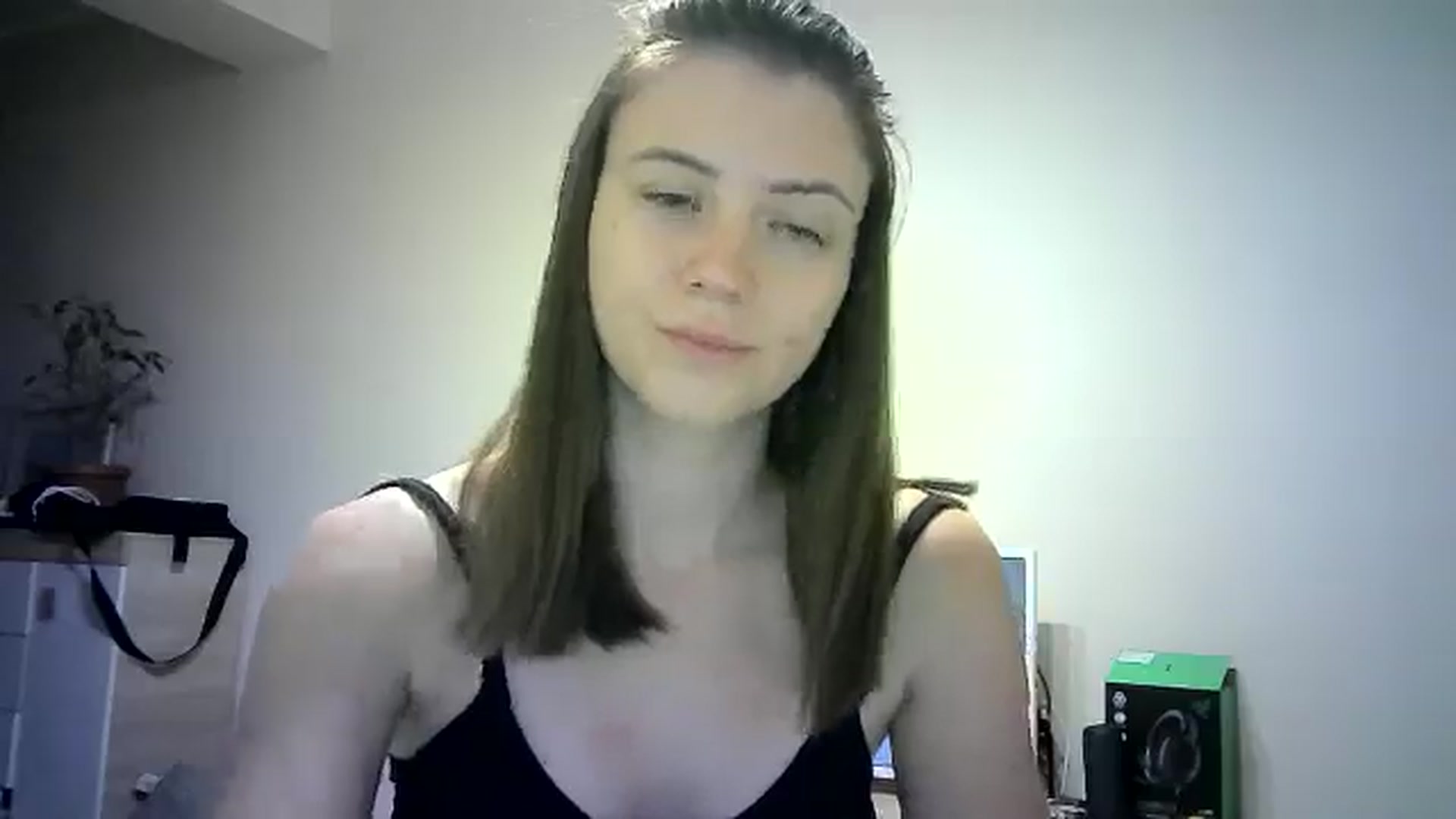 Gallery image thumbnail from Sulfate0's myfreecams stream on, 06/03/2024, 16:30 image 15 of 20