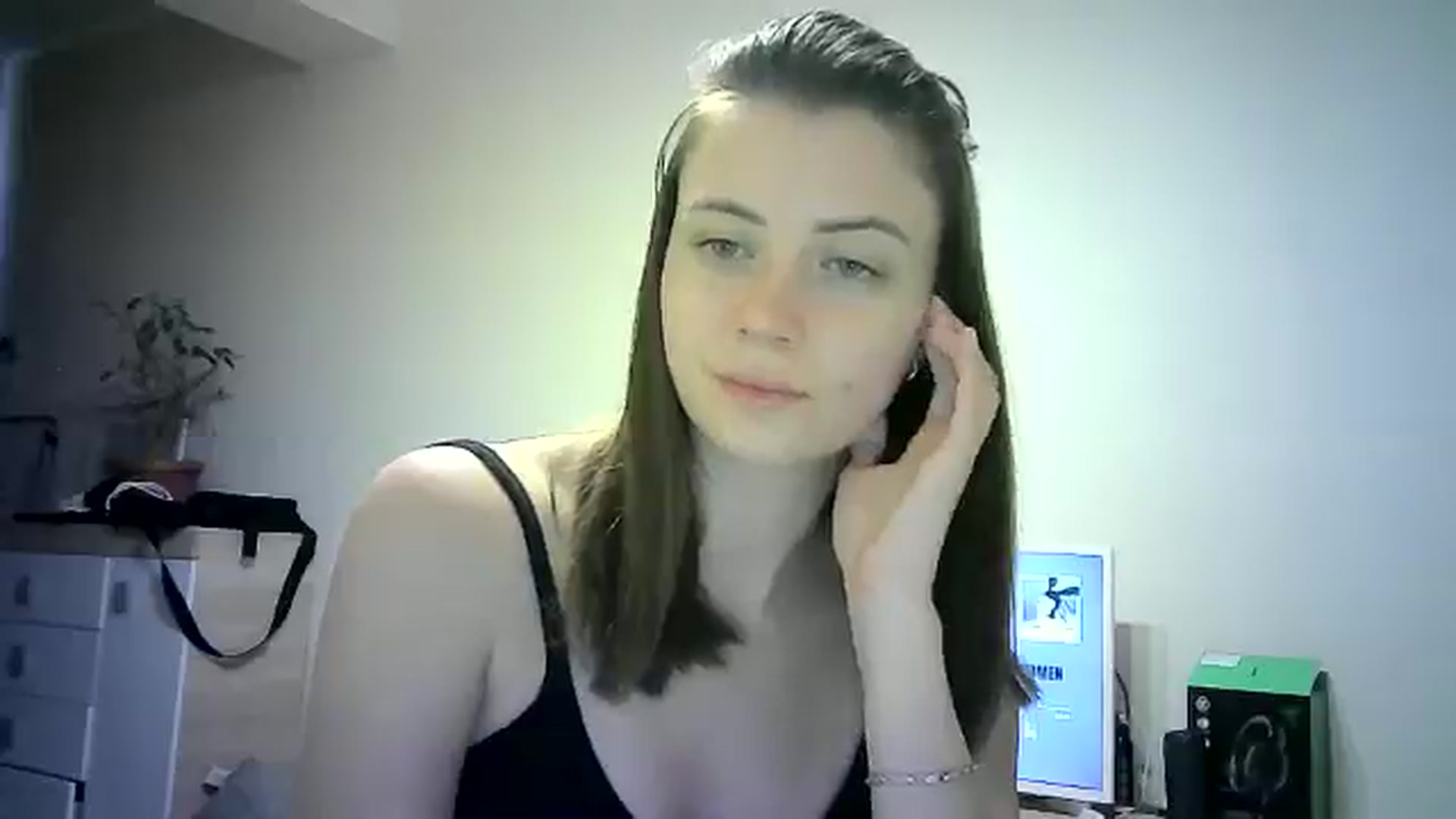 Gallery image thumbnail from Sulfate0's myfreecams stream on, 06/03/2024, 16:30 image 19 of 20