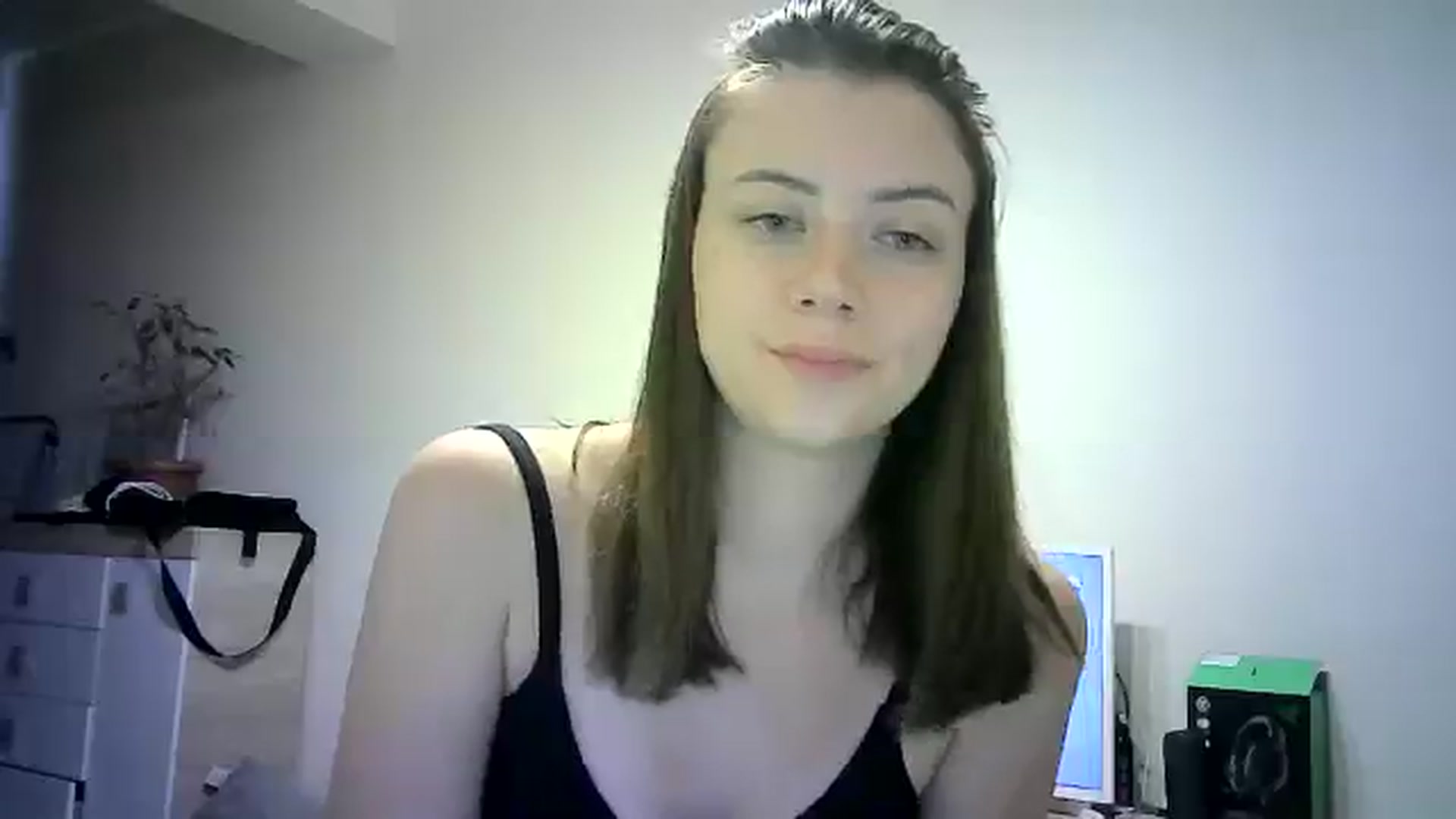 Gallery image thumbnail from Sulfate0's myfreecams stream on, 06/03/2024, 16:30 image 20 of 20