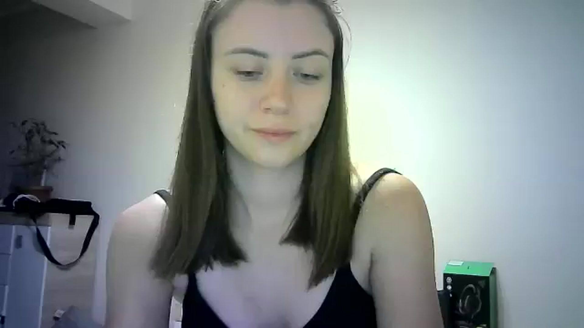 Gallery image thumbnail from Sulfate0's myfreecams stream on, 06/03/2024, 16:30 image 14 of 20