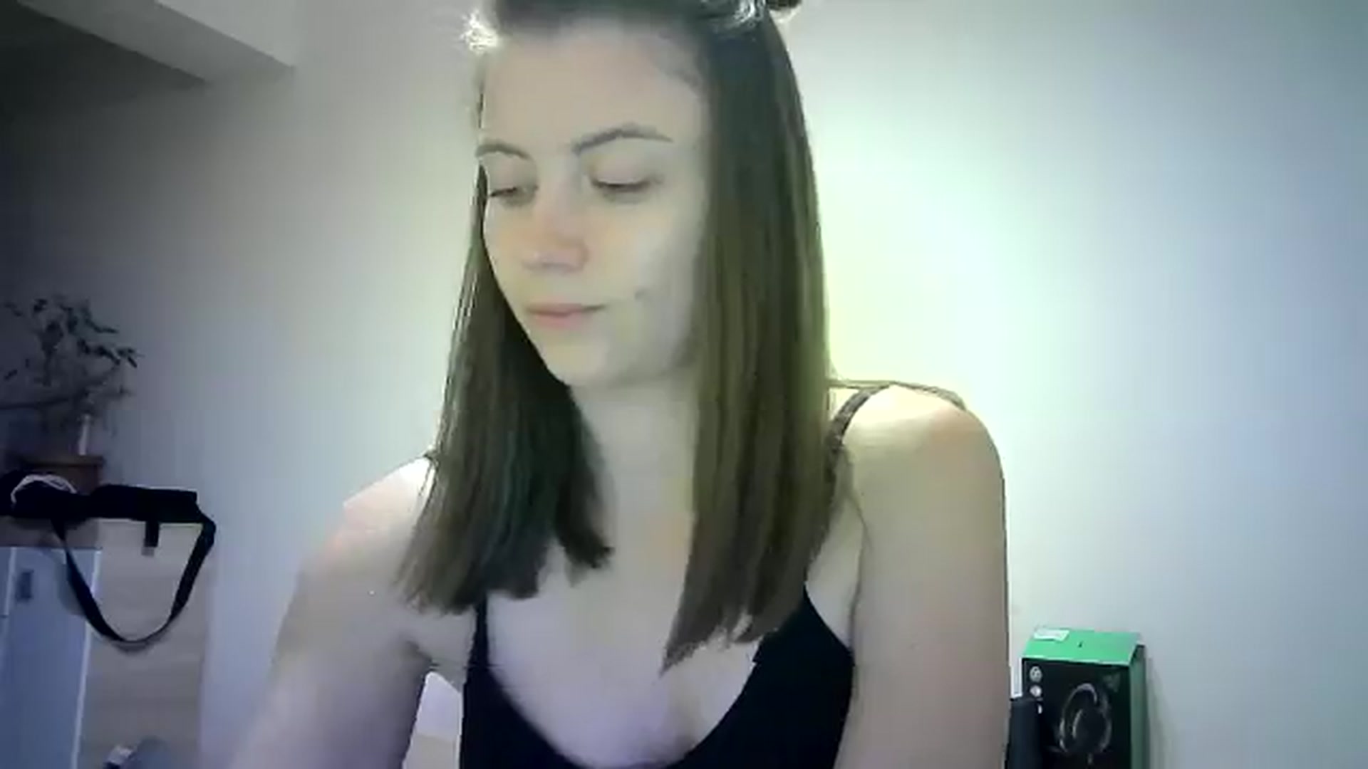 Gallery image thumbnail from Sulfate0's myfreecams stream on, 06/03/2024, 16:30 image 4 of 20