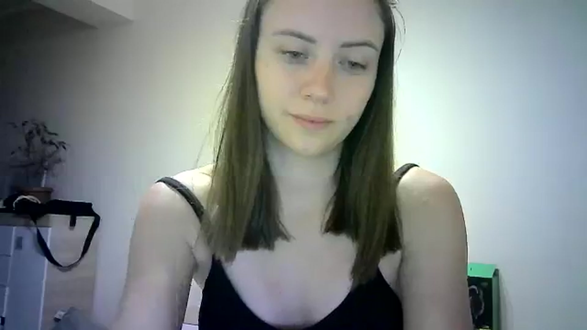 Gallery image thumbnail from Sulfate0's myfreecams stream on, 06/03/2024, 16:30 image 12 of 20