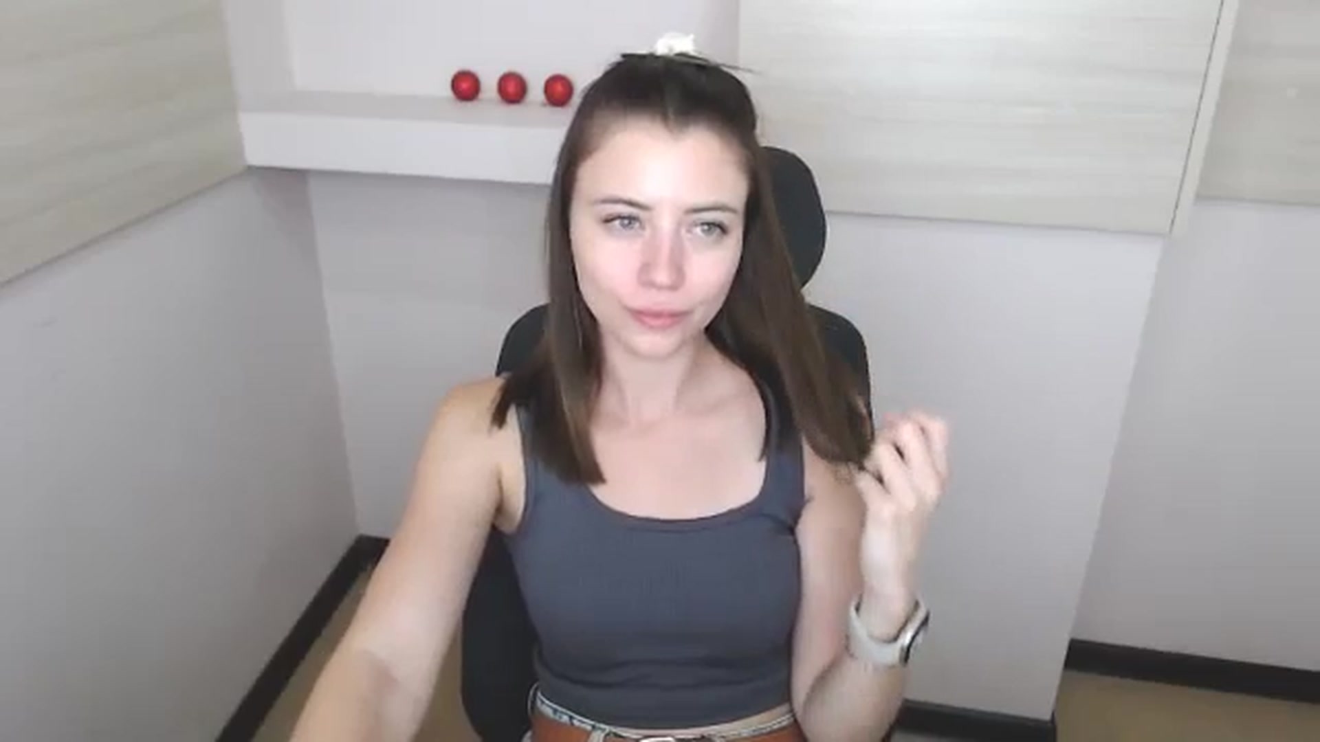 Gallery image thumbnail from Sulfate0's myfreecams stream on, 06/05/2024, 10:07 image 5 of 20