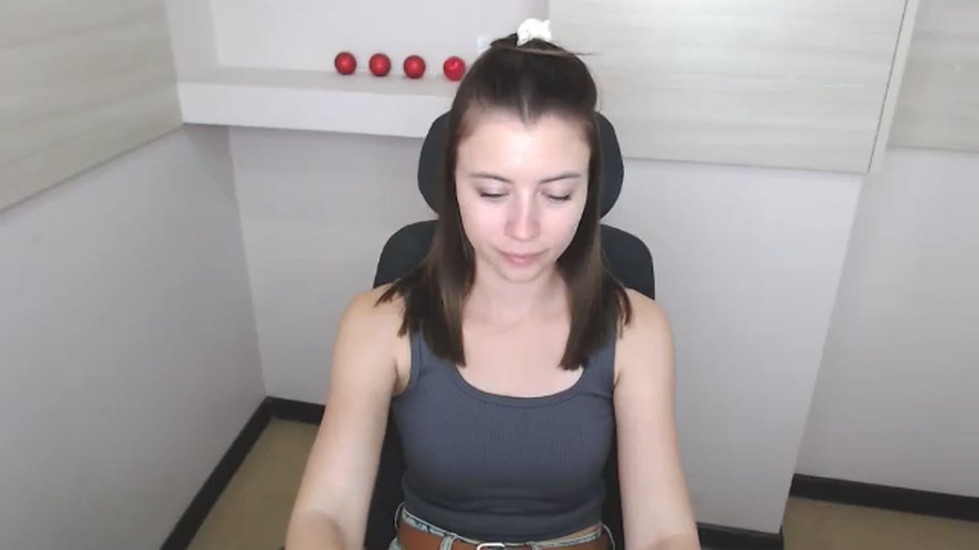 Gallery image thumbnail from Sulfate0's myfreecams stream on, 06/05/2024, 10:07 image 7 of 20