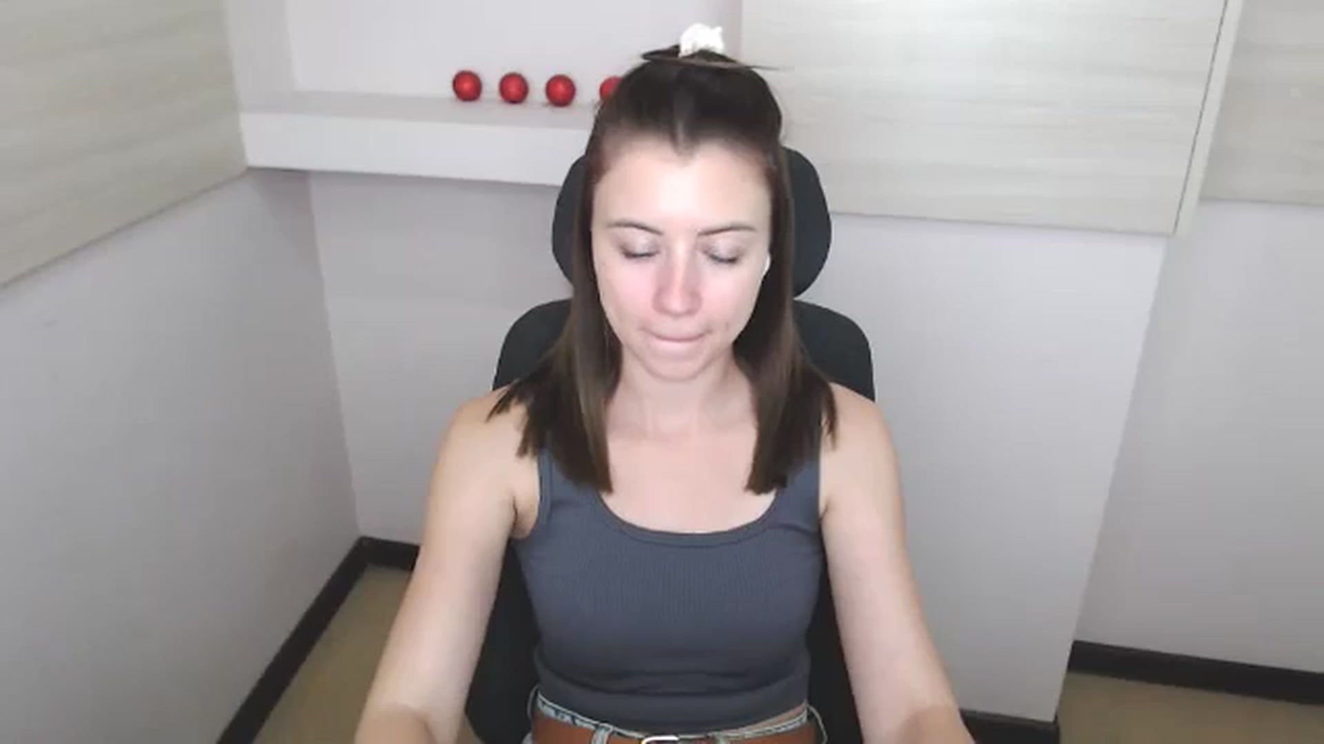 Gallery image thumbnail from Sulfate0's myfreecams stream on, 06/05/2024, 10:07 image 6 of 20