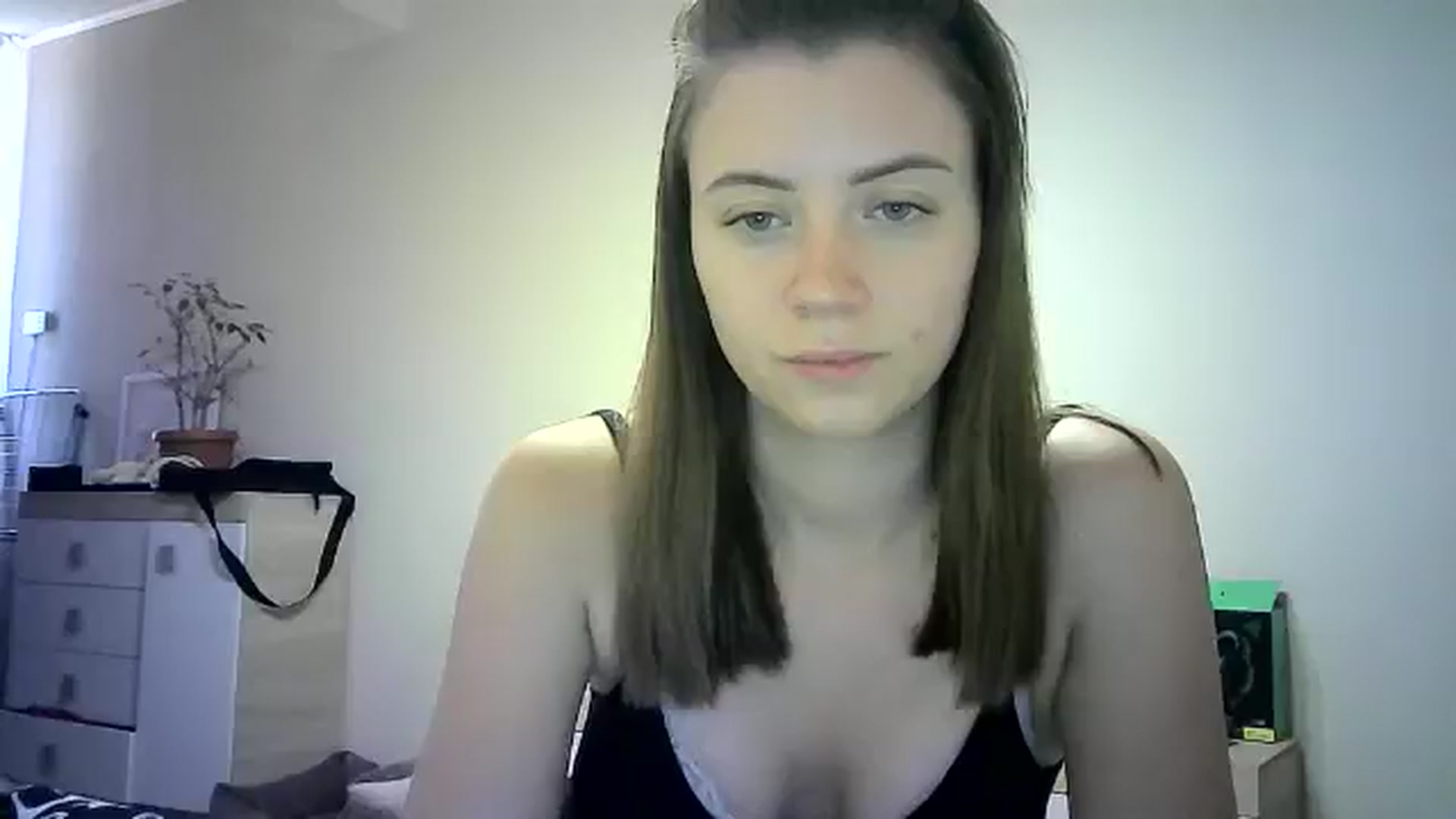 Gallery image thumbnail from Sulfate0's myfreecams stream on, 06/06/2024, 10:00 image 16 of 20