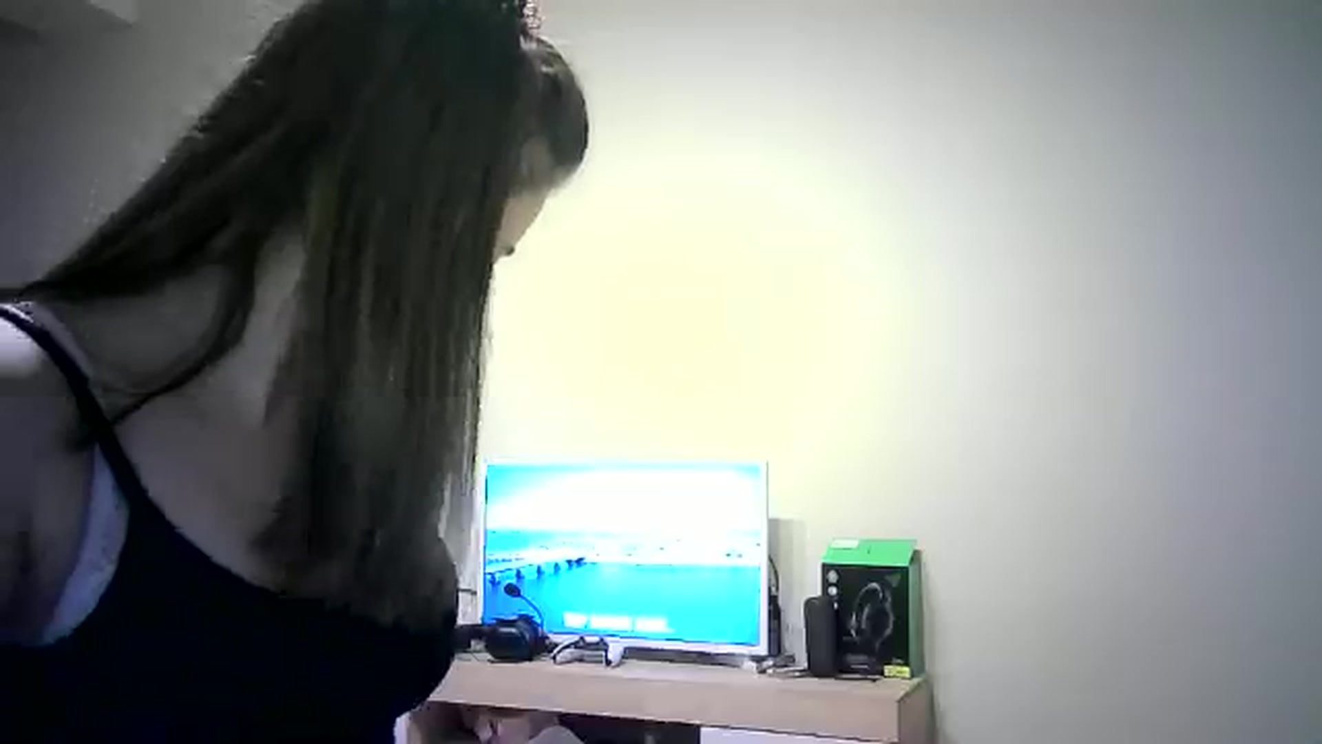Gallery image thumbnail from Sulfate0's myfreecams stream on, 06/06/2024, 10:35 image 13 of 20