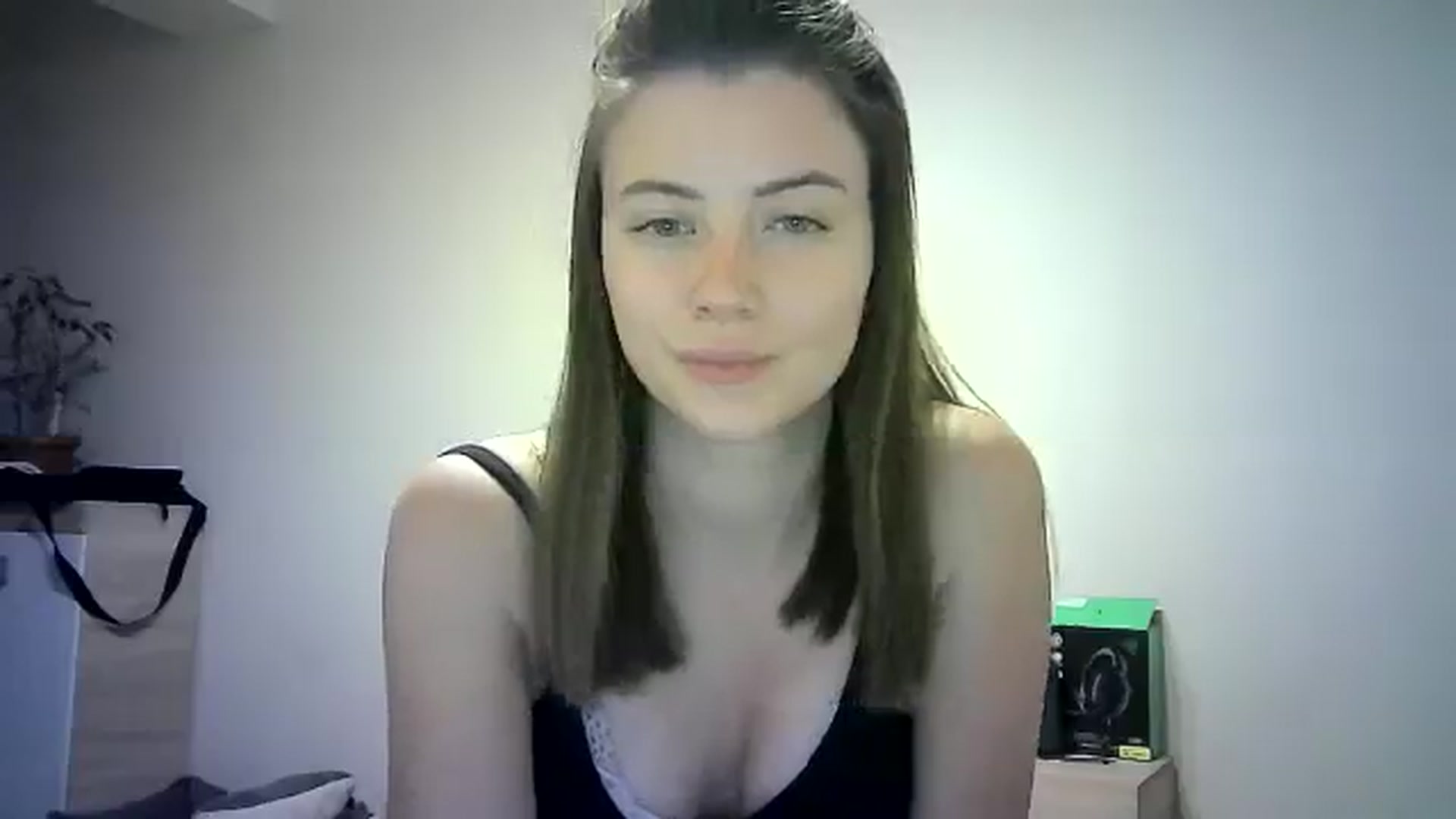 Gallery image thumbnail from Sulfate0's myfreecams stream on, 06/06/2024, 12:01 image 18 of 20
