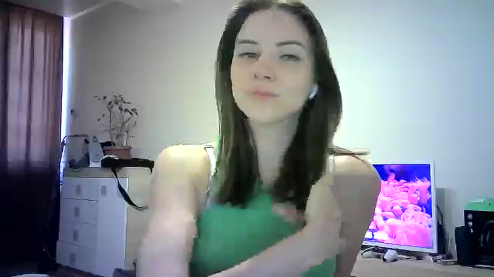 Gallery image thumbnail from Sulfate0's myfreecams stream on, 06/07/2024, 12:32 image 6 of 20