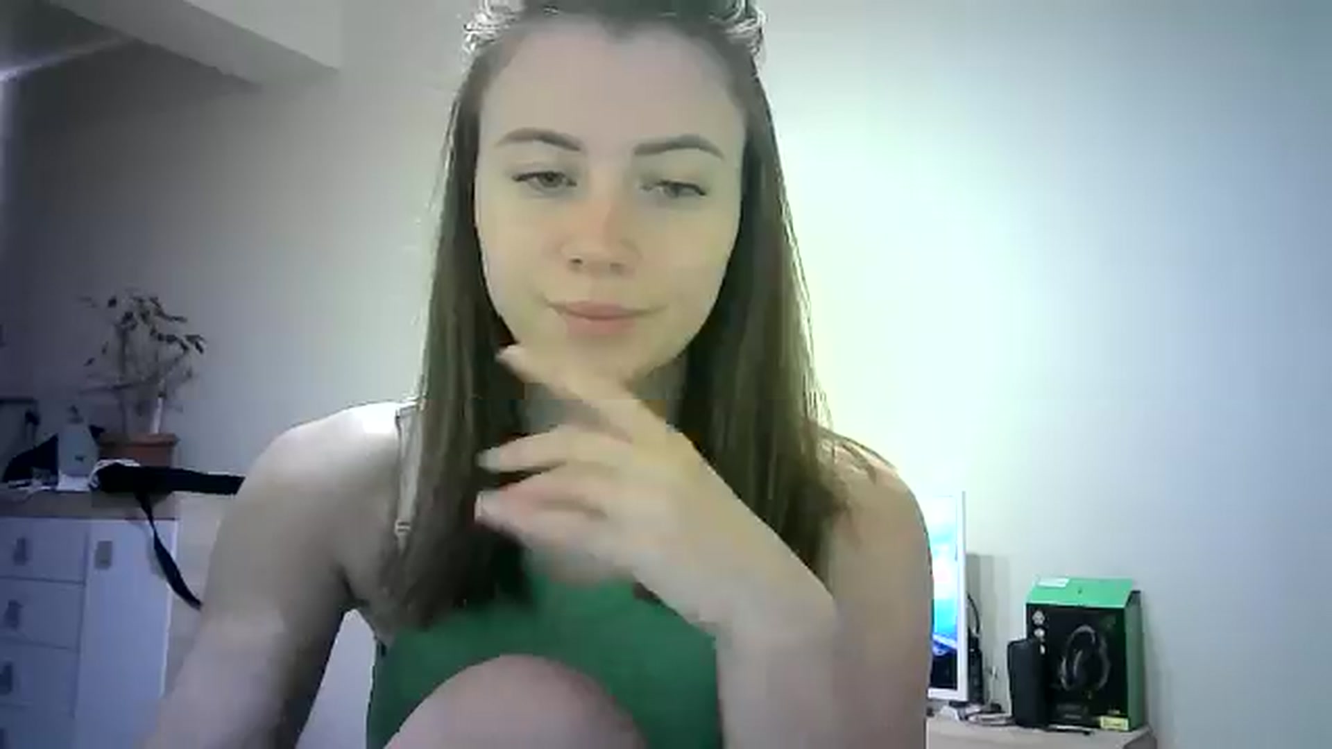 Gallery image thumbnail from Sulfate0's myfreecams stream on, 06/08/2024, 07:00 image 4 of 20