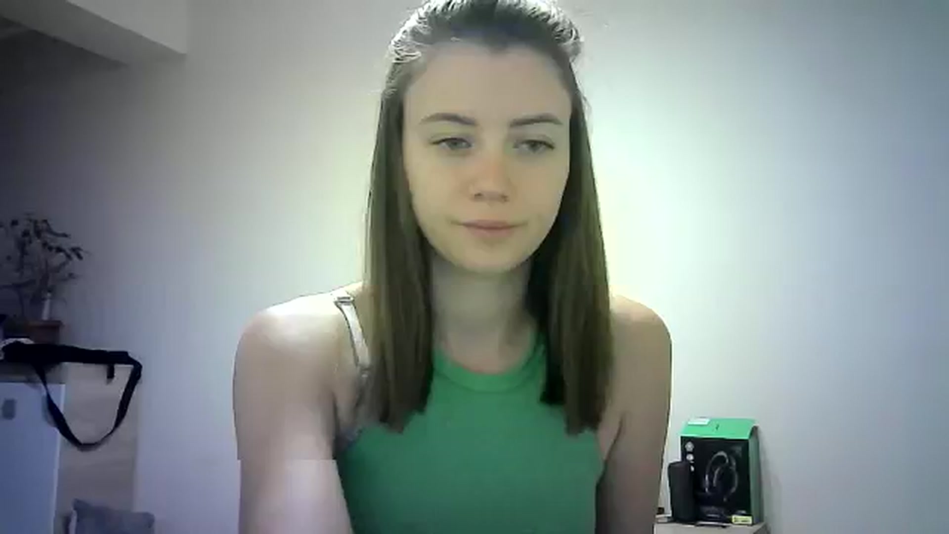 Gallery image thumbnail from Sulfate0's myfreecams stream on, 06/08/2024, 07:00 image 19 of 20