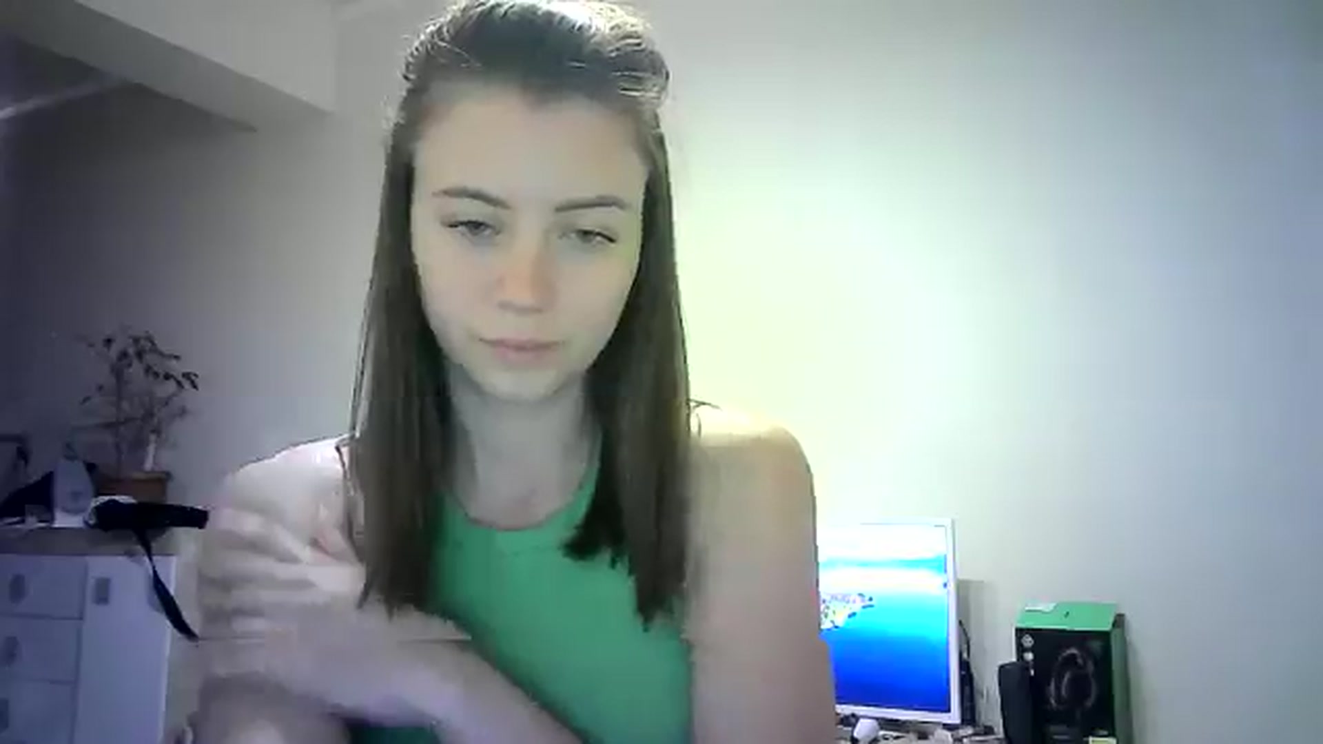 Gallery image thumbnail from Sulfate0's myfreecams stream on, 06/08/2024, 07:27 image 19 of 20