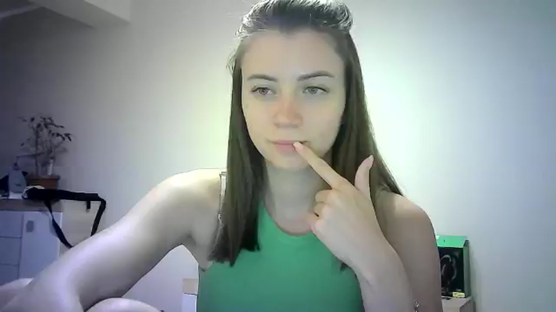 Gallery image thumbnail from Sulfate0's myfreecams stream on, 06/08/2024, 07:48 image 11 of 20