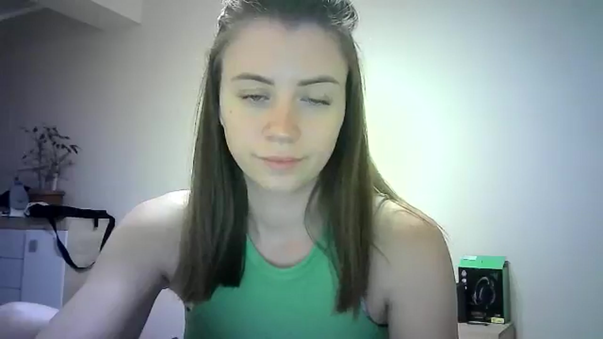 Gallery image thumbnail from Sulfate0's myfreecams stream on, 06/08/2024, 07:48 image 12 of 20