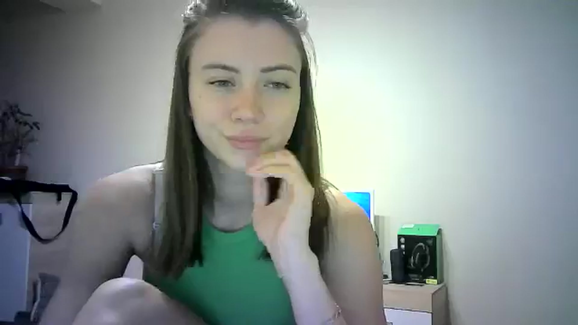 Gallery image thumbnail from Sulfate0's myfreecams stream on, 06/08/2024, 08:20 image 6 of 20