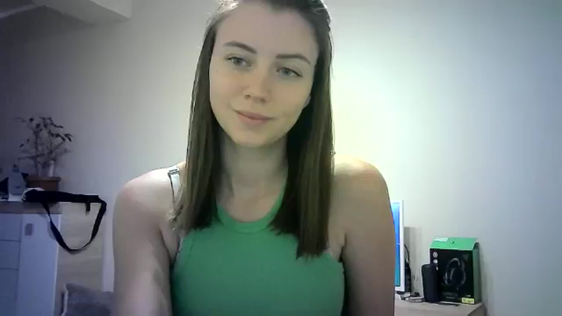 Gallery image thumbnail from Sulfate0's myfreecams stream on, 06/08/2024, 10:47 image 14 of 20