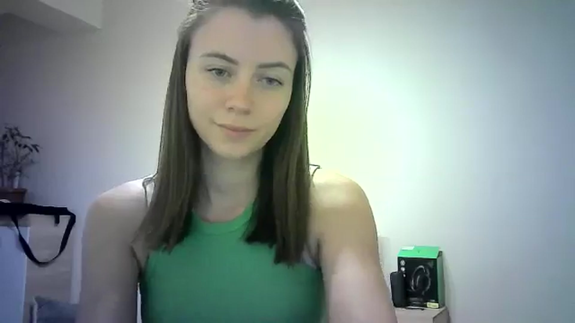 Gallery image thumbnail from Sulfate0's myfreecams stream on, 06/08/2024, 11:46 image 17 of 20