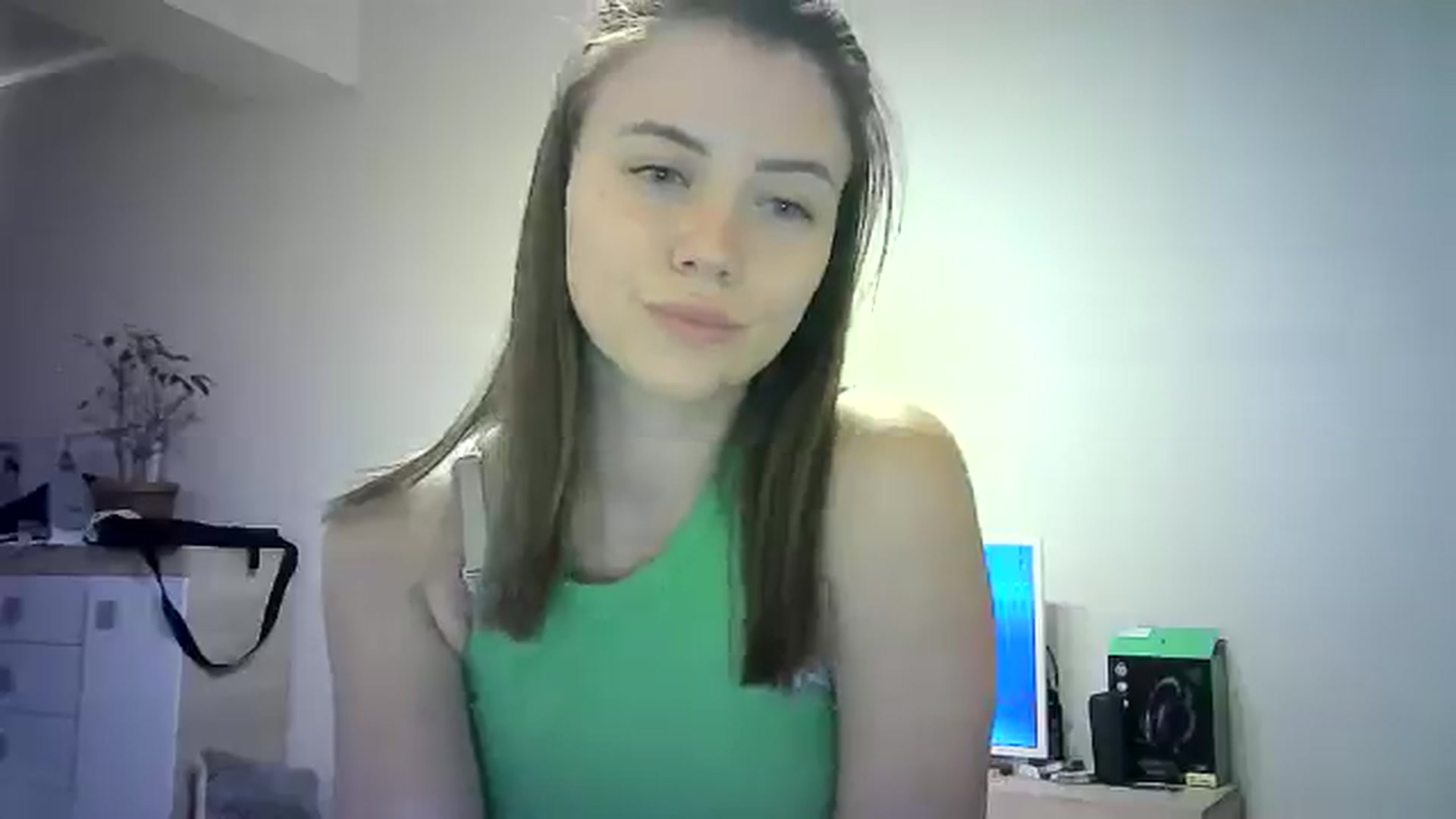 Gallery image thumbnail from Sulfate0's myfreecams stream on, 06/08/2024, 11:46 image 19 of 20