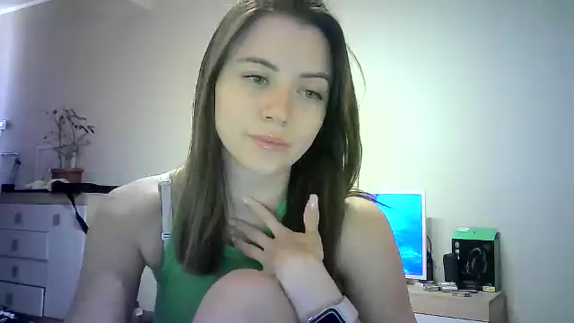 Gallery image thumbnail from Sulfate0's myfreecams stream on, 06/09/2024, 09:34 image 13 of 20