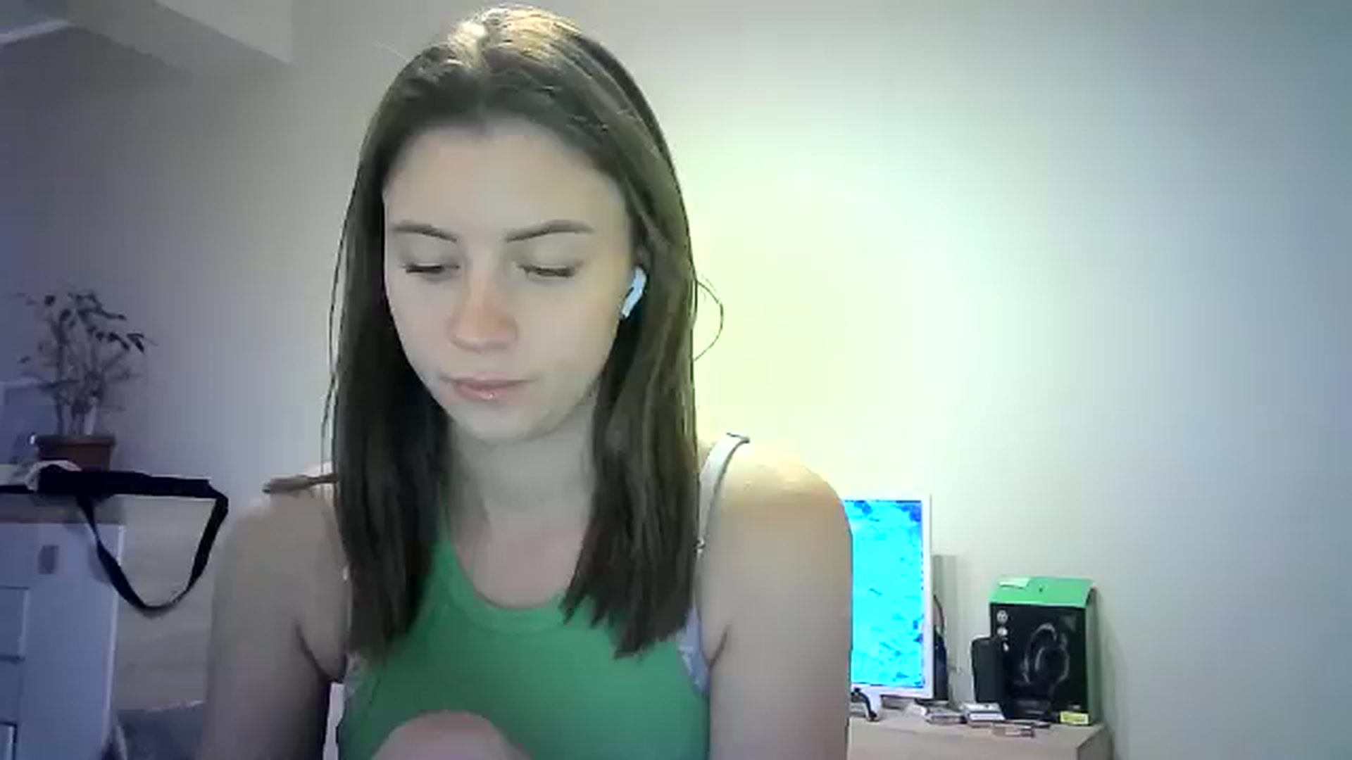 Gallery image thumbnail from Sulfate0's myfreecams stream on, 06/09/2024, 12:46 image 11 of 20