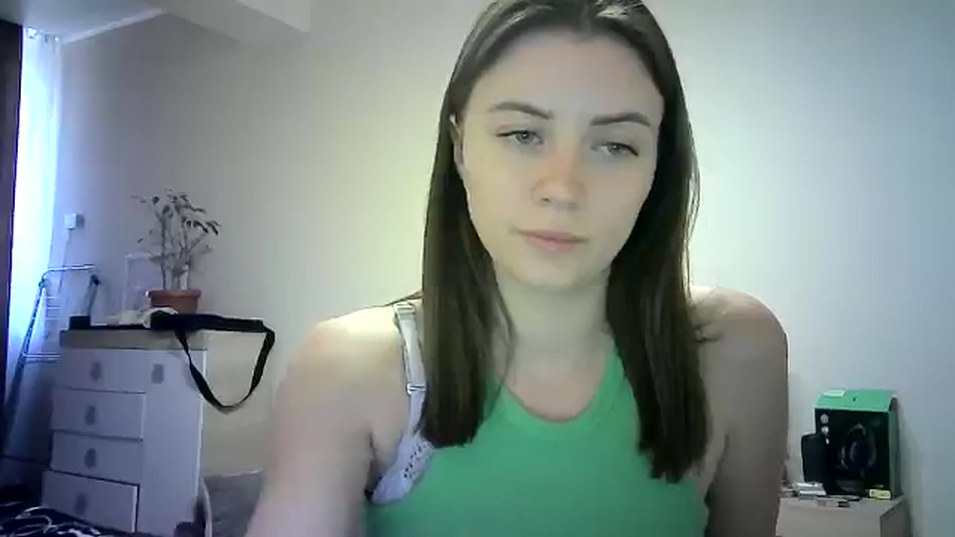 Gallery image thumbnail from Sulfate0's myfreecams stream on, 06/09/2024, 13:33 image 17 of 20