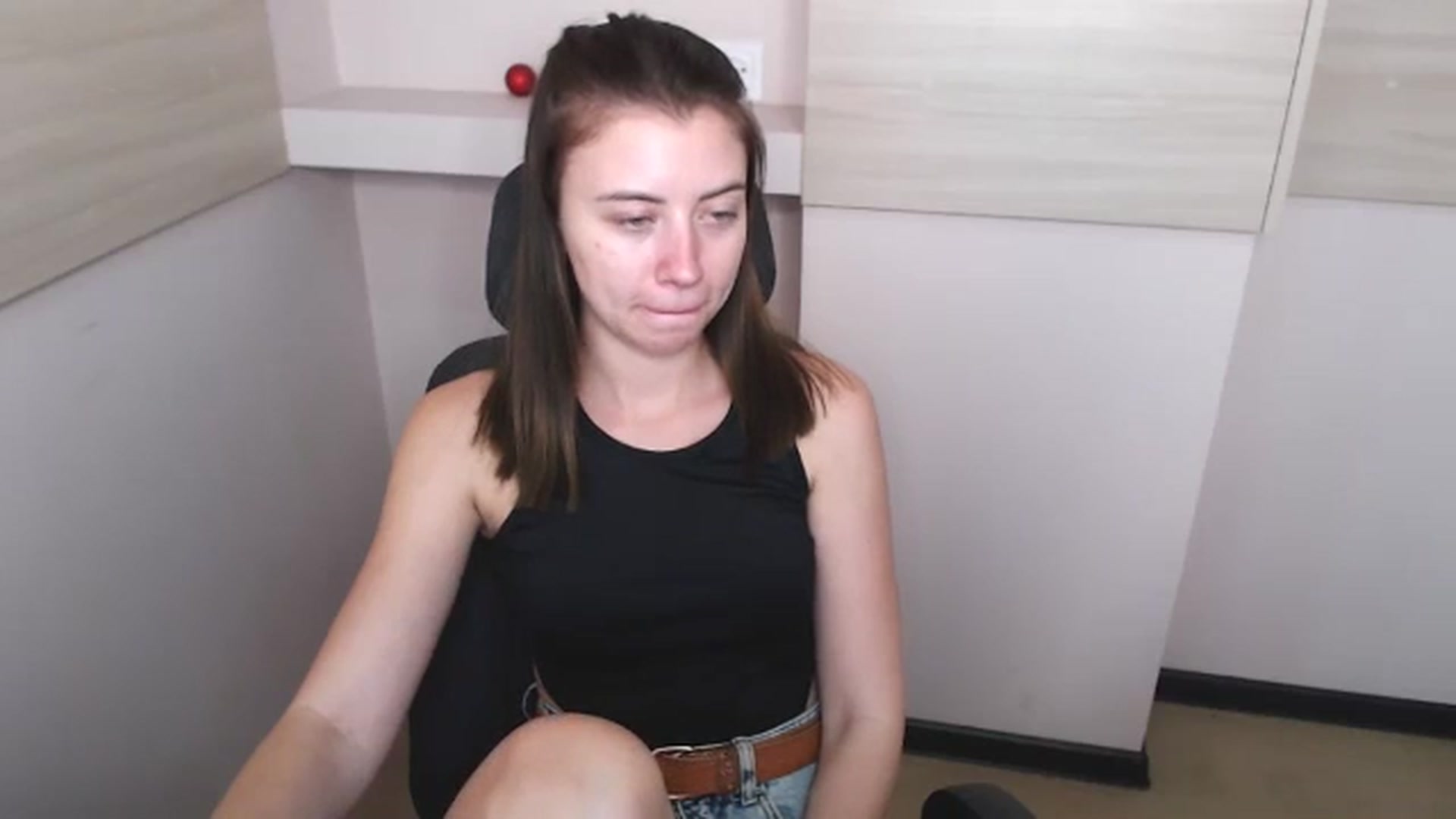 Gallery image thumbnail from Sulfate0's myfreecams stream on, 06/10/2024, 09:29 image 7 of 20