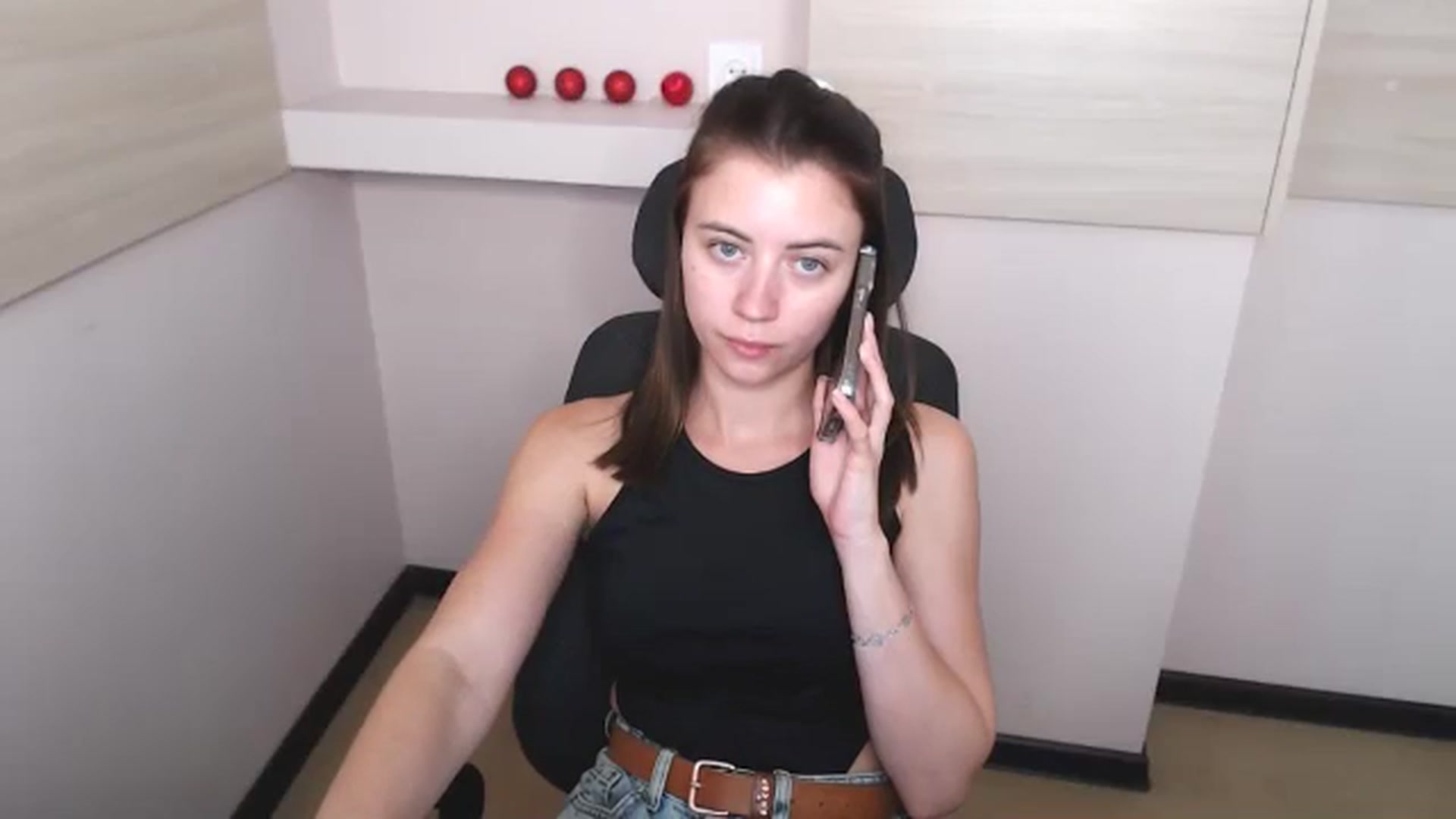 Gallery image thumbnail from Sulfate0's myfreecams stream on, 06/10/2024, 09:29 image 17 of 20