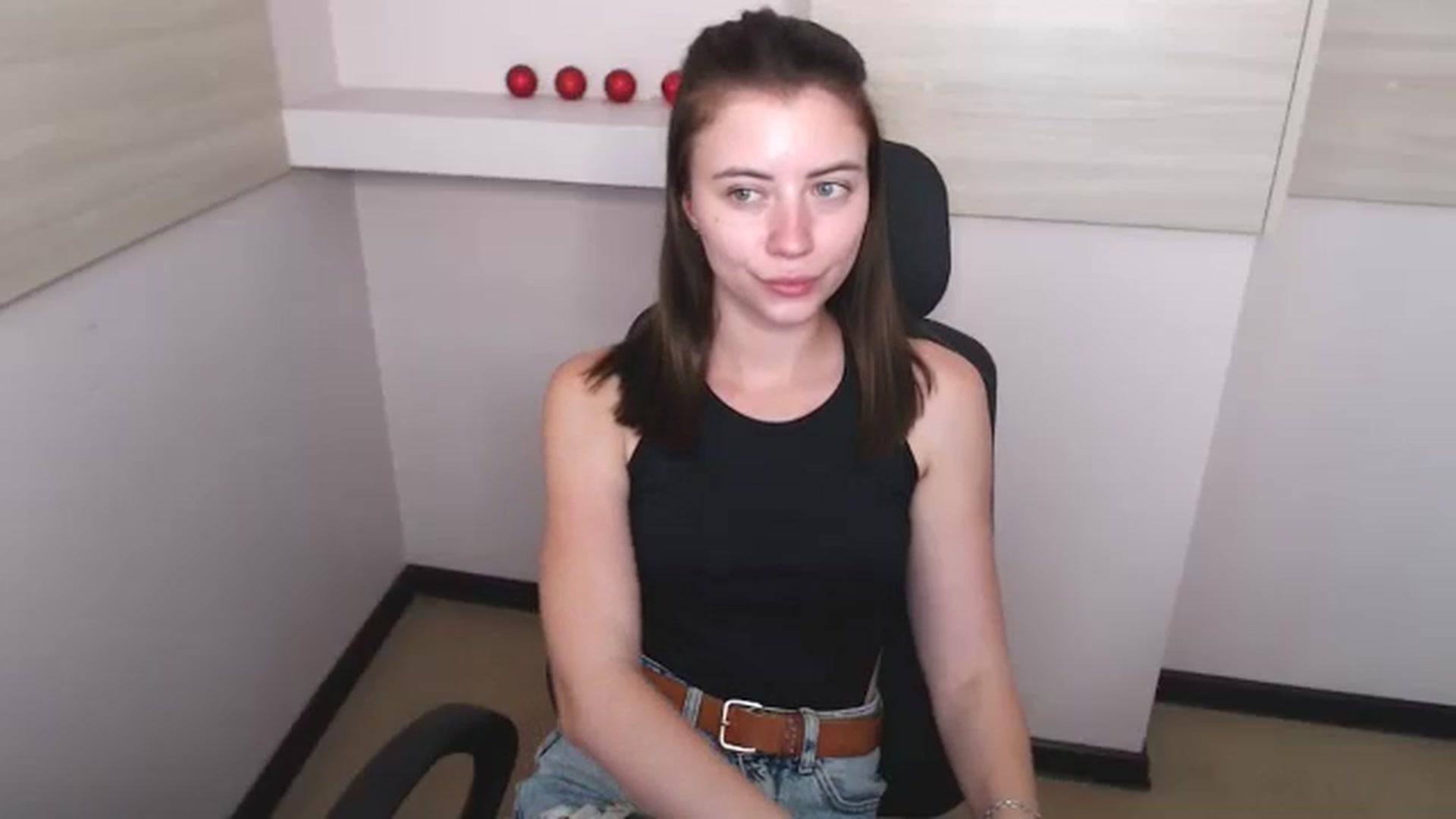 Gallery image thumbnail from Sulfate0's myfreecams stream on, 06/10/2024, 09:29 image 11 of 20
