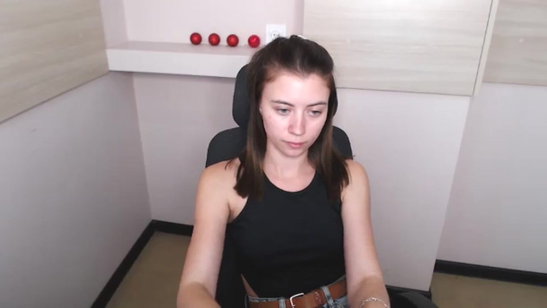Gallery image thumbnail from Sulfate0's myfreecams stream on, 06/10/2024, 10:02 image 18 of 20