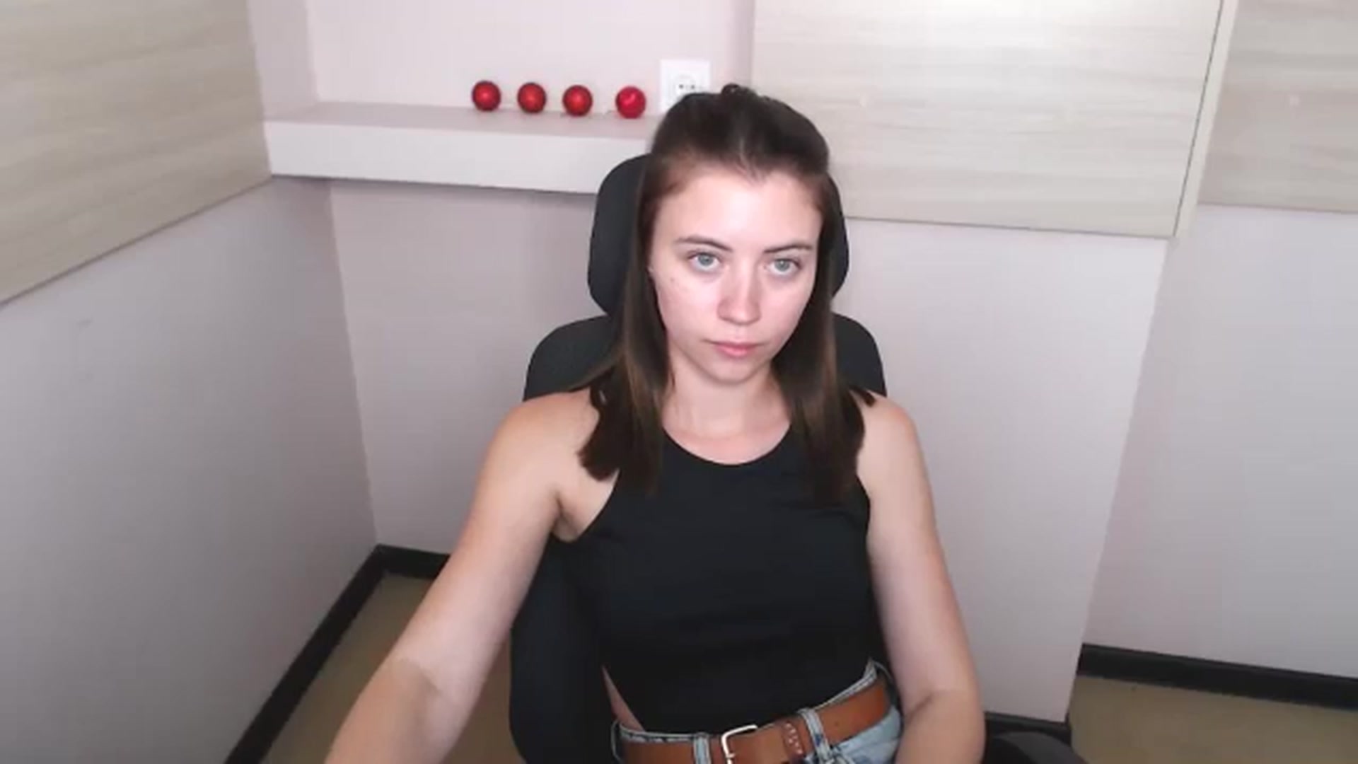 Gallery image thumbnail from Sulfate0's myfreecams stream on, 06/10/2024, 10:02 image 15 of 20