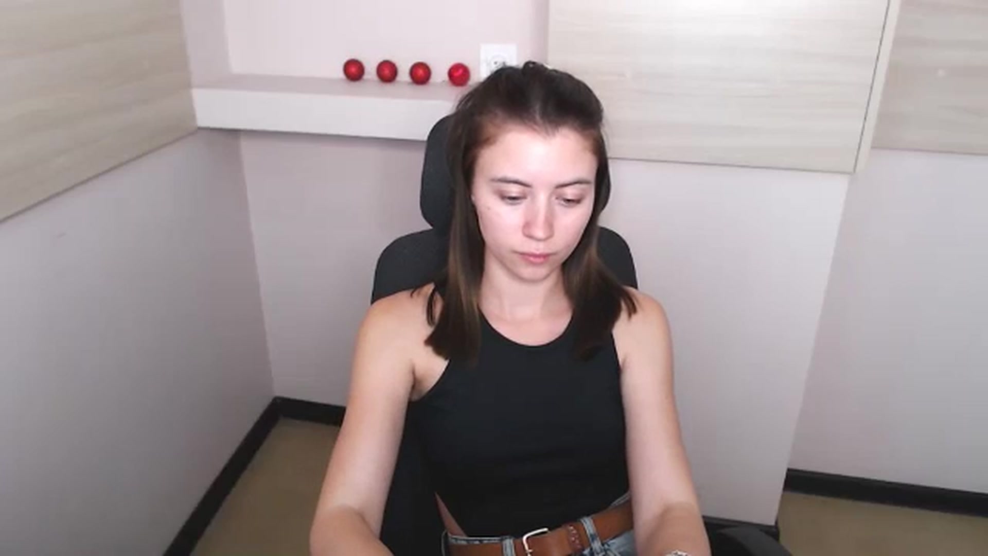 Gallery image thumbnail from Sulfate0's myfreecams stream on, 06/10/2024, 10:02 image 19 of 20