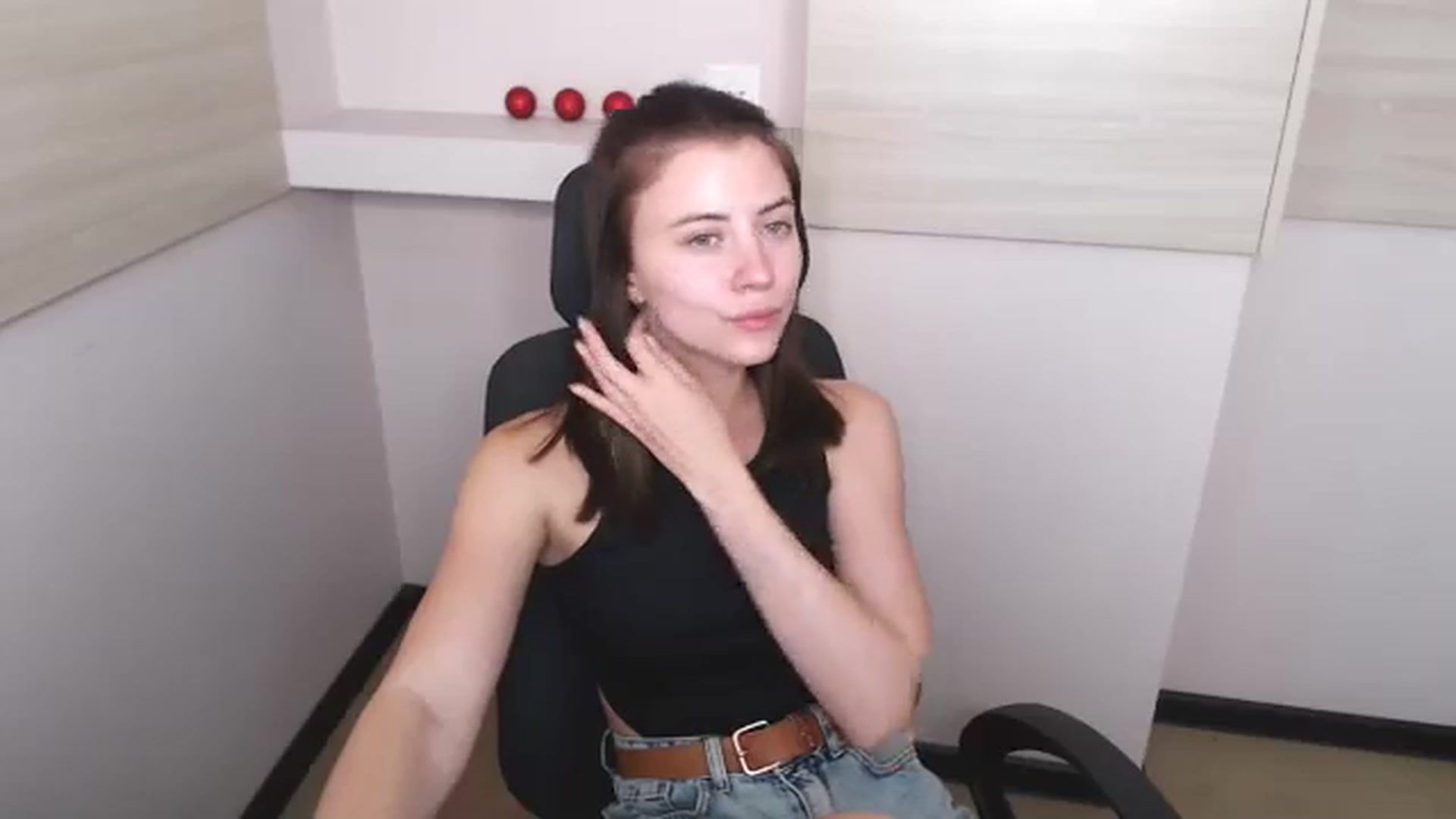 Gallery image thumbnail from Sulfate0's myfreecams stream on, 06/10/2024, 10:02 image 7 of 20