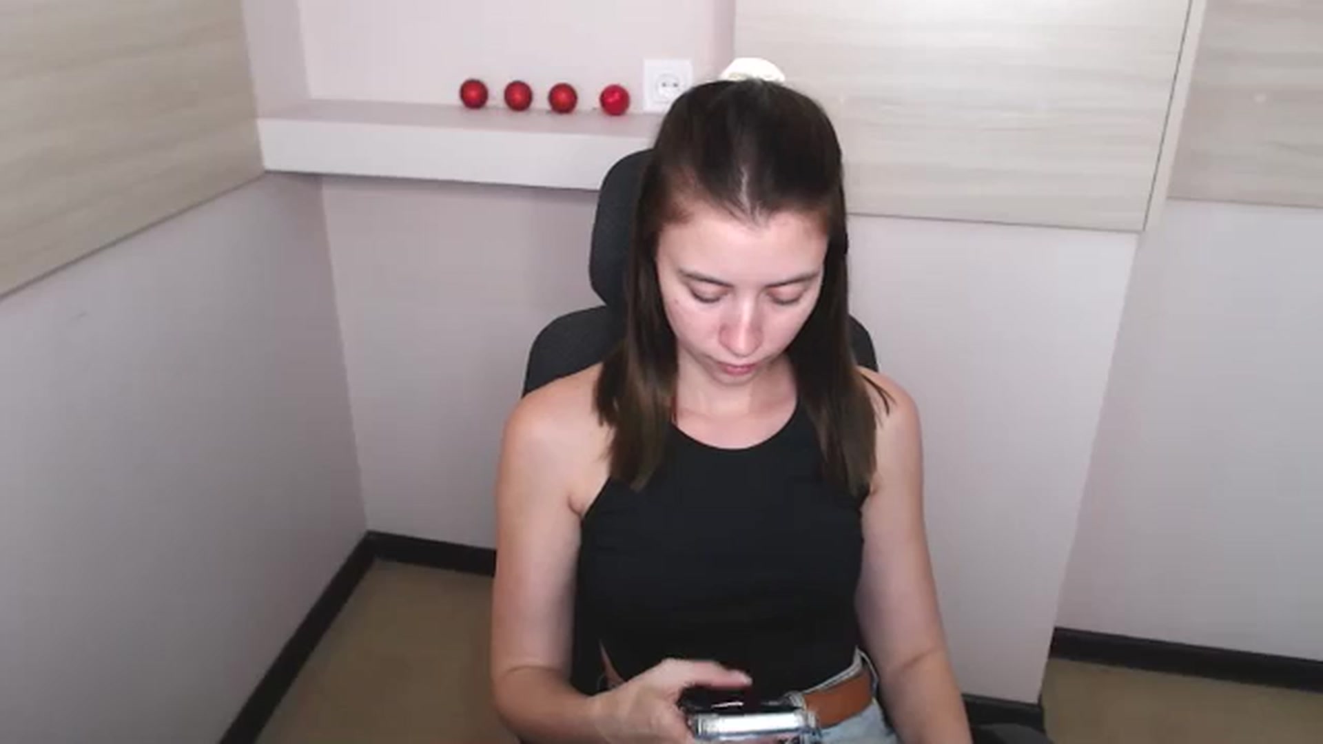 Gallery image thumbnail from Sulfate0's myfreecams stream on, 06/10/2024, 10:02 image 3 of 20