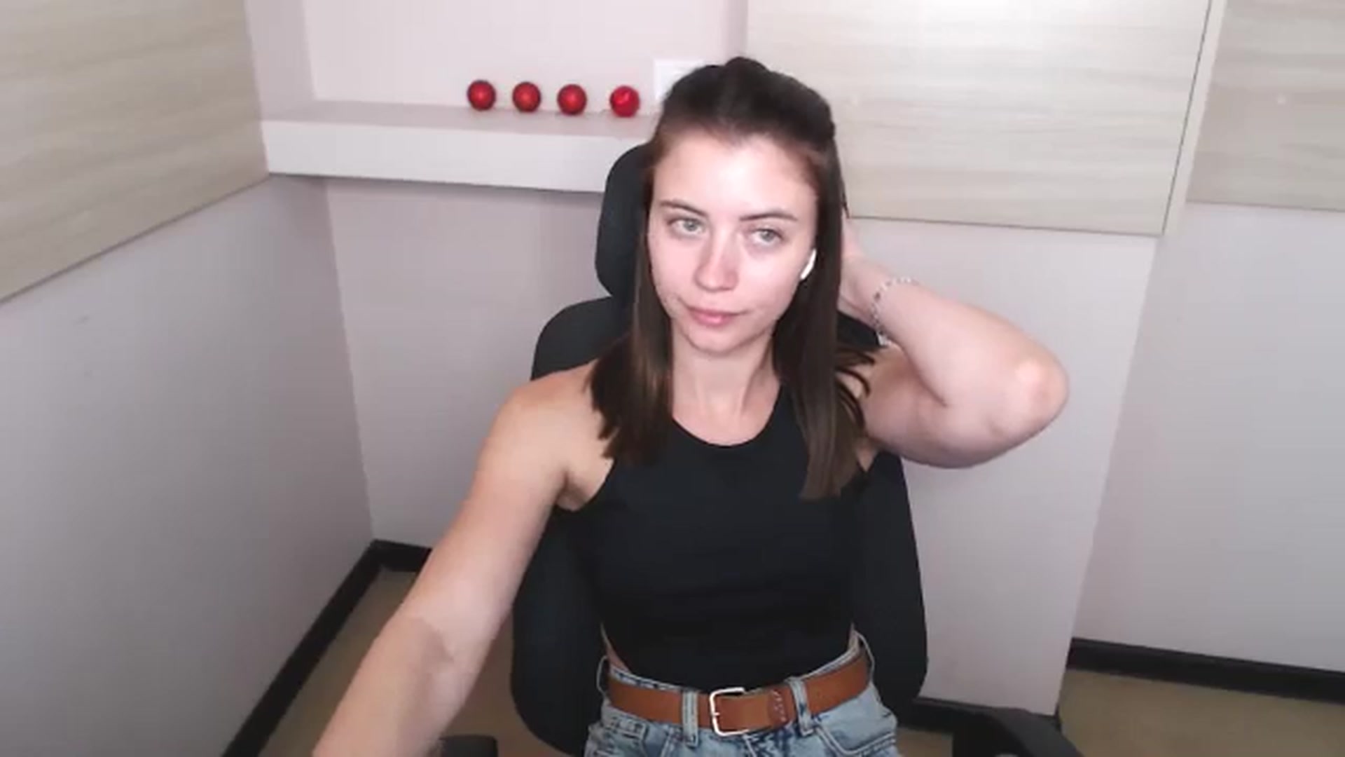 Gallery image thumbnail from Sulfate0's myfreecams stream on, 06/10/2024, 10:02 image 5 of 20